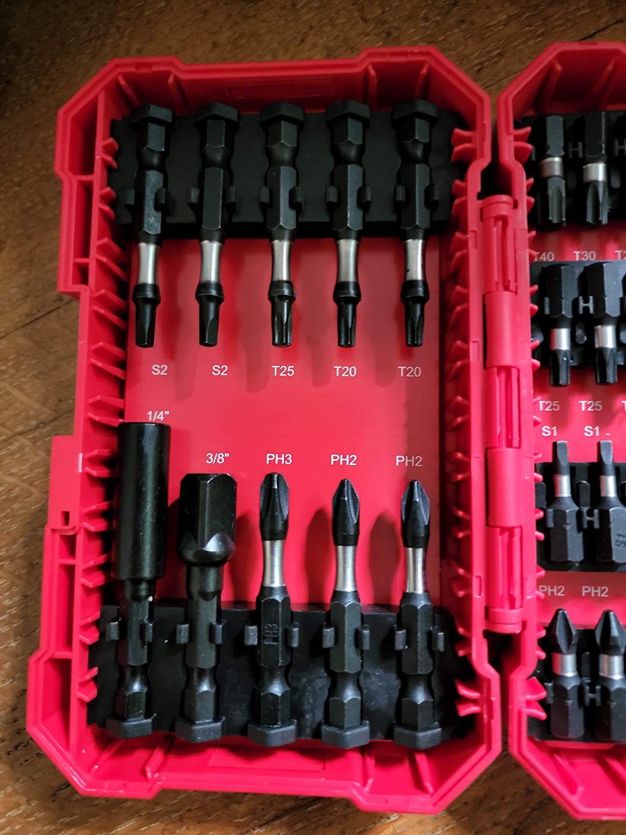 Amazon Basics 42-Piece Impact Screwdriver Bit Set with Phillips, Slotted and Torx Bits, Portable Storage Case customer photo 1