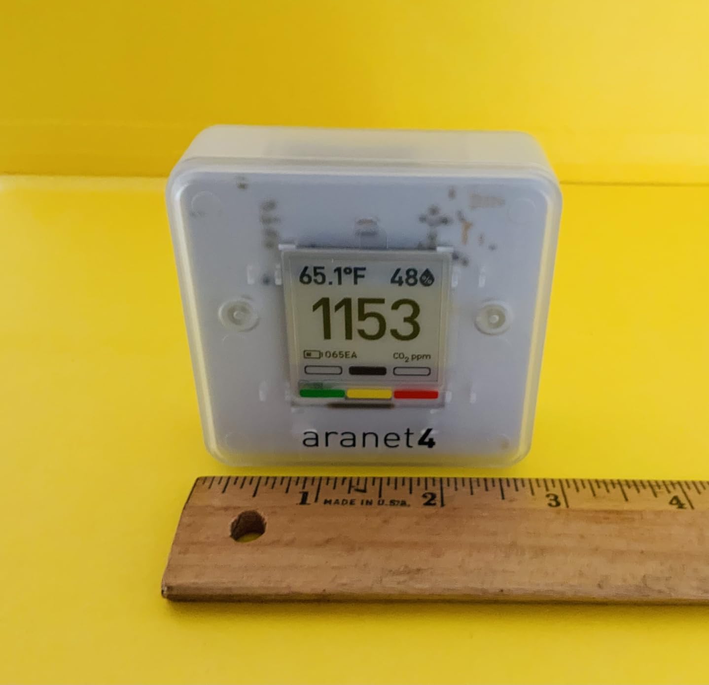 SAF Aranet4 Home: Wireless Indoor Air Quality Monitor for Office or School (CO2, Temperature, Humidity and More) Portable, Battery Powered, E-Ink Screen, App for Configuration & Data History customer photo 2