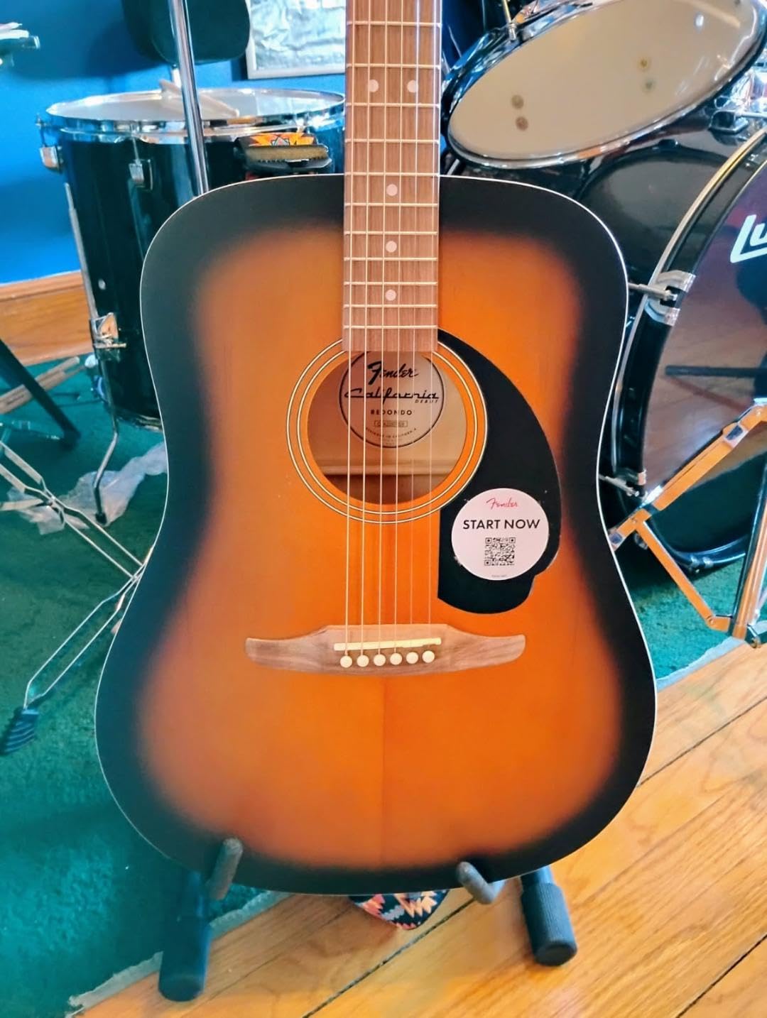 Fender California Debut Redondo Series Acoustic Guitar, Beginner Guitar, 2-Year Warranty, Natural customer photo 2