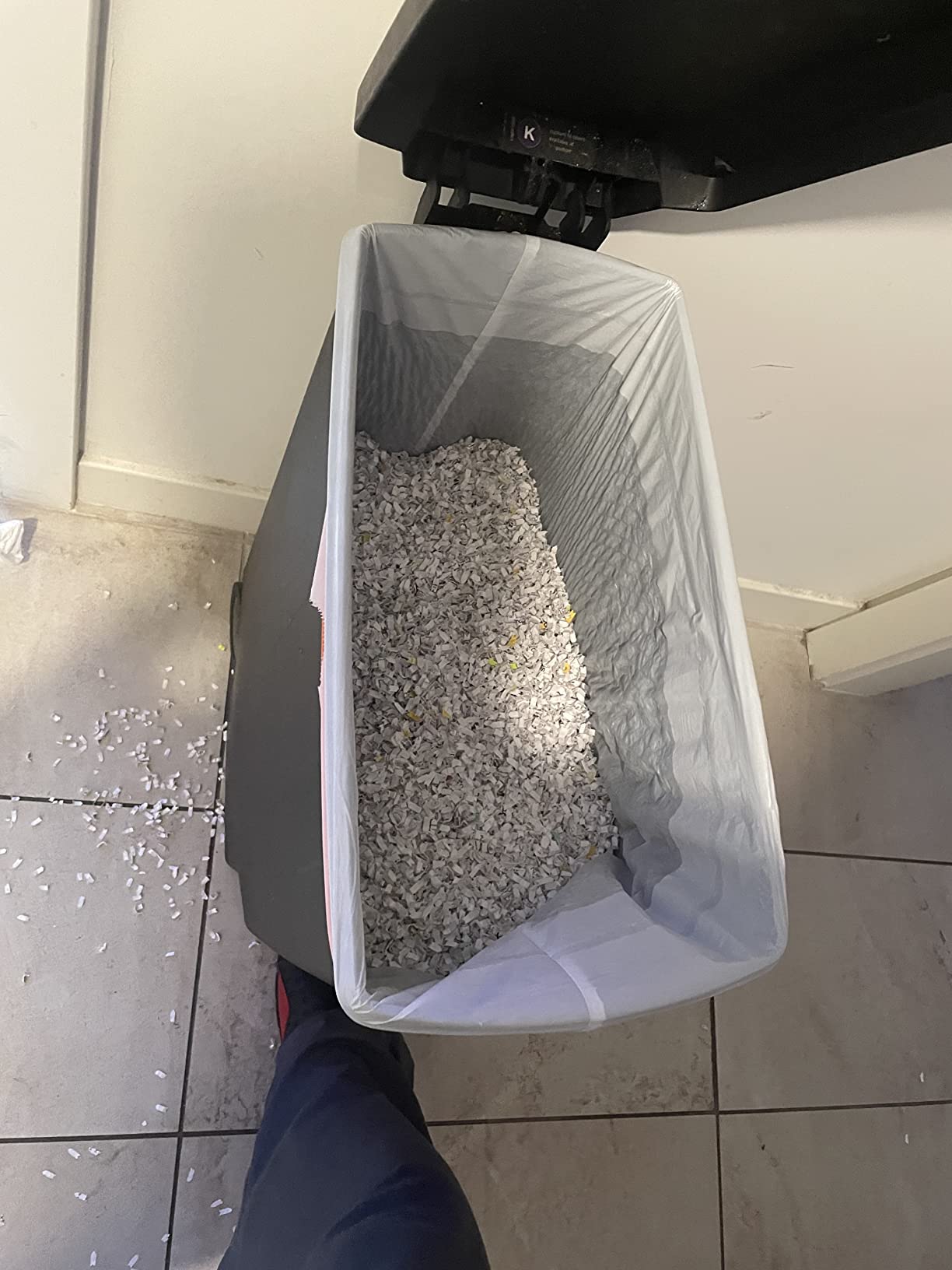 Dahle ShredMATIC SM 300 Auto Feed Paper Shredder, 300-Sheet Capacity, Cross-Cut, P-4 Security, Jam-Free & Oil-Free, Shreds CDs, Credit Cards, Staples & Paper Clips, German Engineered customer photo 2