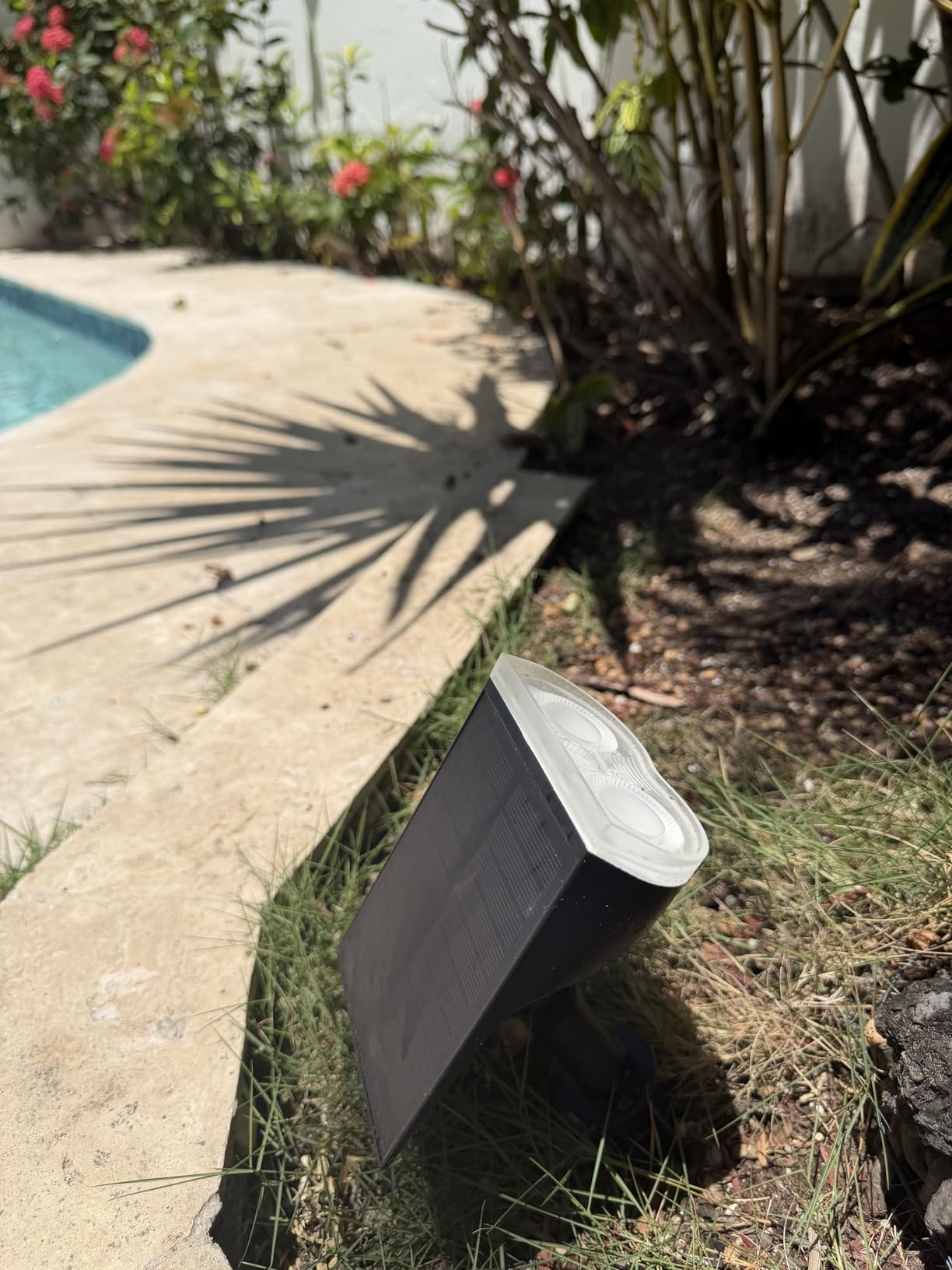 Linkind Solar Lights Outdoor Waterproof IP65, StarRay Dusk-to-Dawn Outdoor Solar Lights, 3 Lighting Modes Solar Spot Lights Outdoor for Garden, Yard, Landscape (Daylight, 2 Pack) customer photo 2