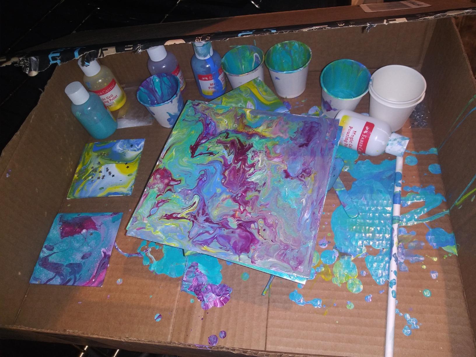 Faber-Castell Do Art Paint Pour Studio - No Mix Acrylic Paint Pouring Set for Kids - Makes 6 Fluid Art Projects, Multi (FC14342) customer photo 2