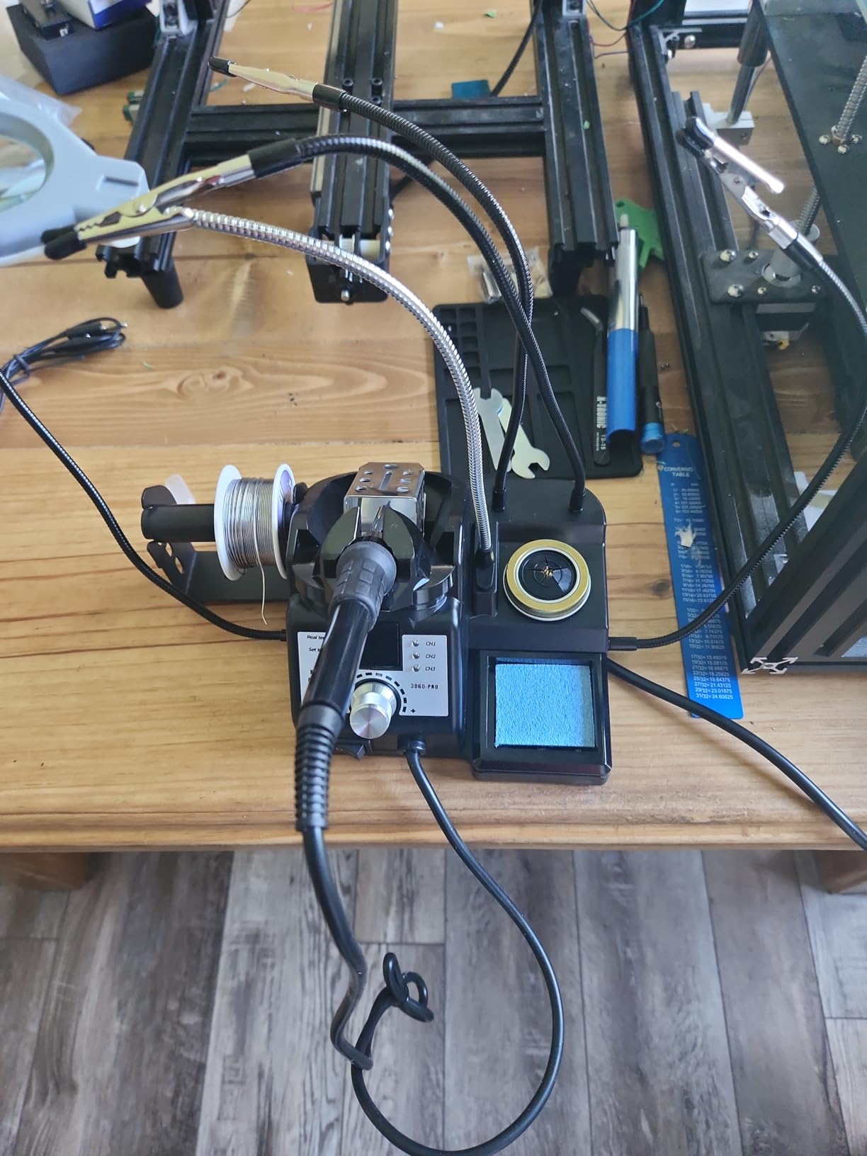 X-Tronic 3060-PRO 75W Soldering Iron Station Kit with 5 Extra Tips, Mini Mag Lamp, 4 Helping Hands, Solder Sucker, Tweezers customer photo 2