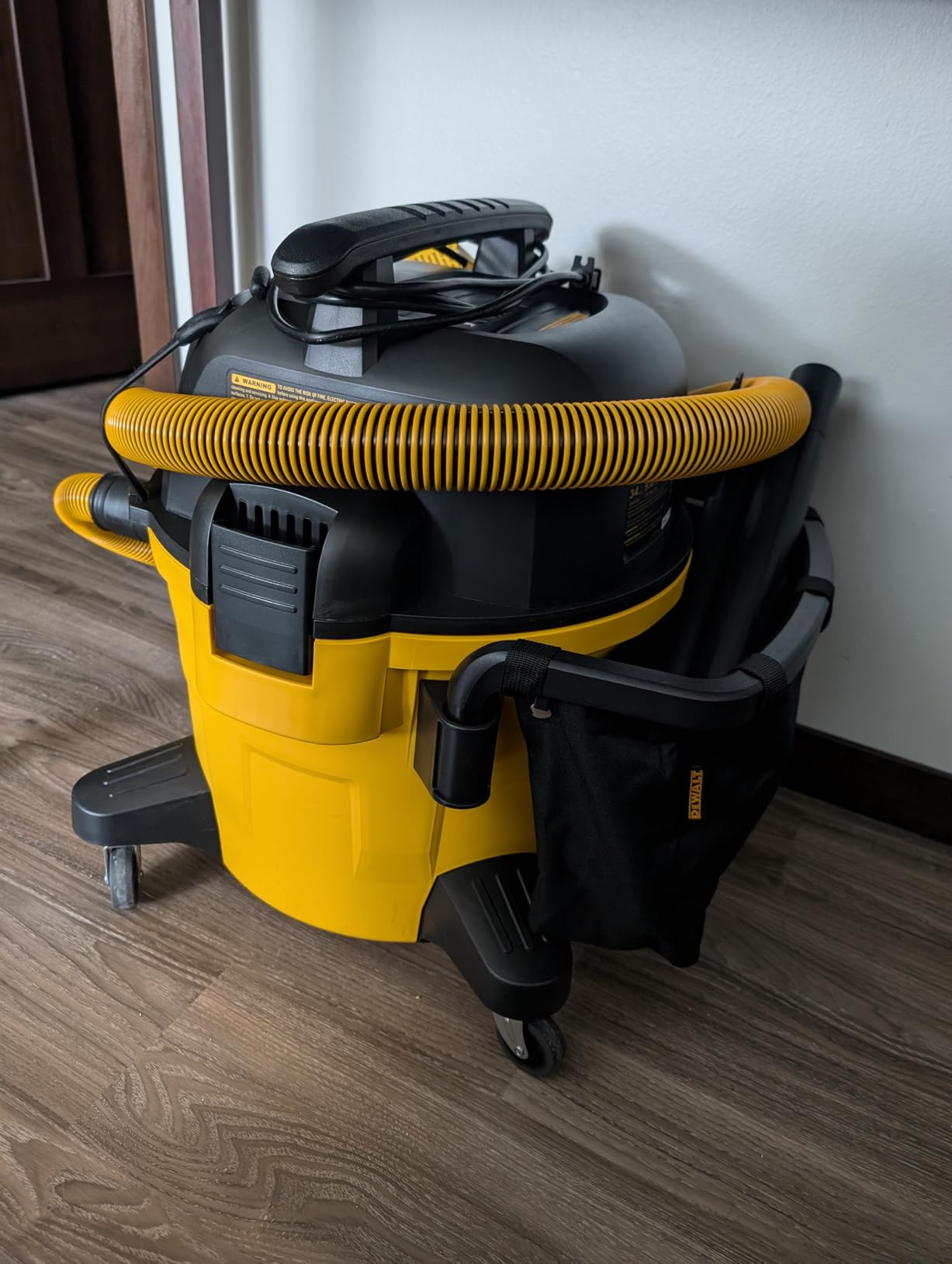 DEWALT 9 Gallon Wet/Dry VAC, Heavy-Duty Shop Vacuum, 5 Peak HP with Blower Function customer photo 1