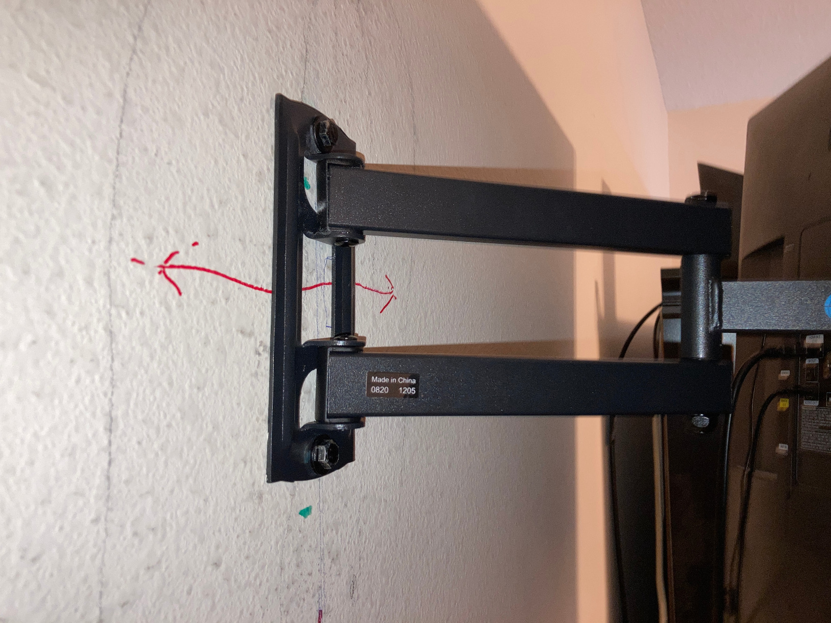Pipishell Full Motion TV Wall Mount for 26-65 inch Flat or Curved TVs up to 77 lbs, TV Bracket Wall Mount with Articulating Arms, Extension, Tilt, Swivel, Leveling, Max VESA 400x400mm, PIMF7 customer photo 2