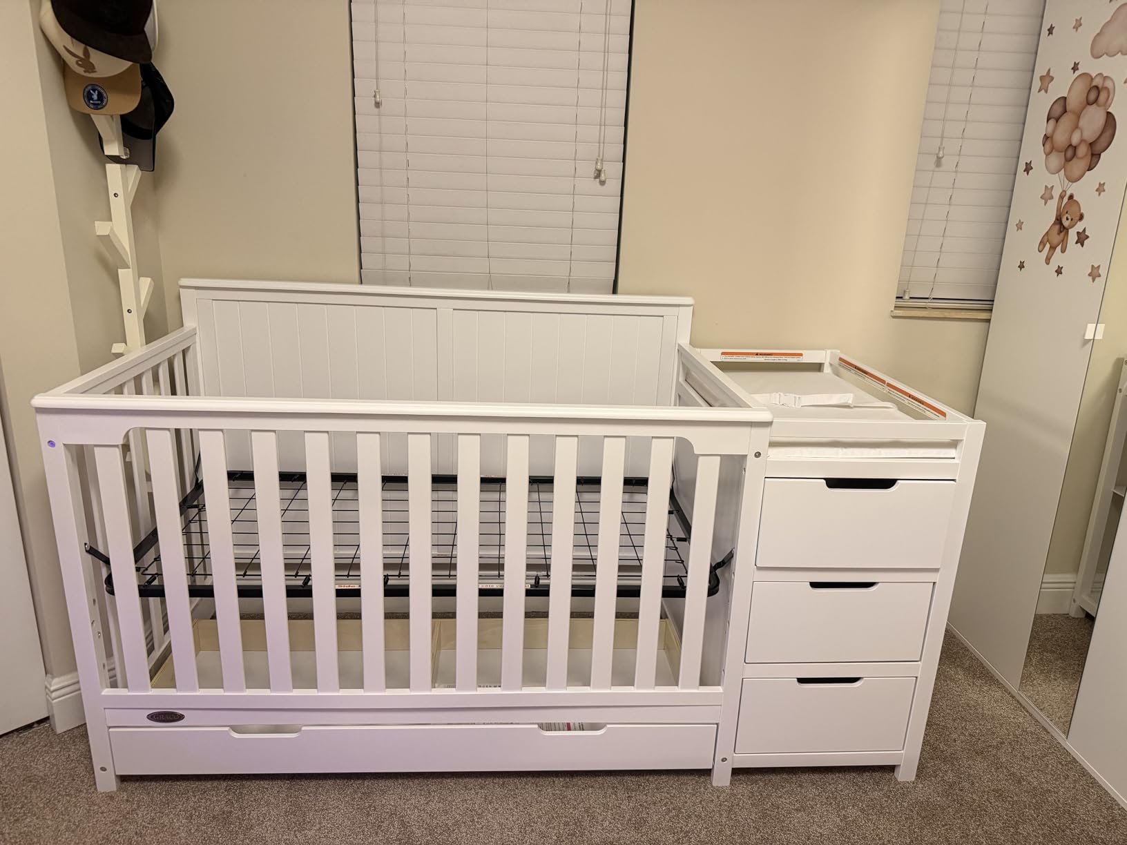 Graco Hadley 5-in-1 Convertible Crib & Changer - GREENGUARD Gold Certified customer photo 2