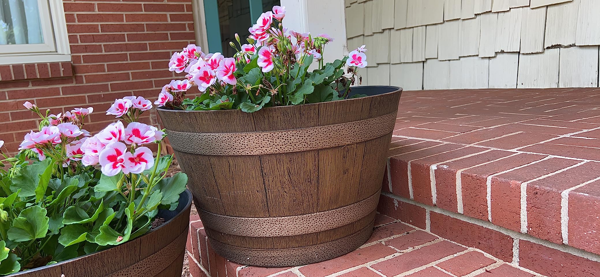 Classic Home & Garden by Growscape Whiskey Barrel Planters, Wood Finish Flower Planter Pot, Stylish Indoor & Outdoor Resin Garden Pots, Weather-Resistant Planting Pot (20.5