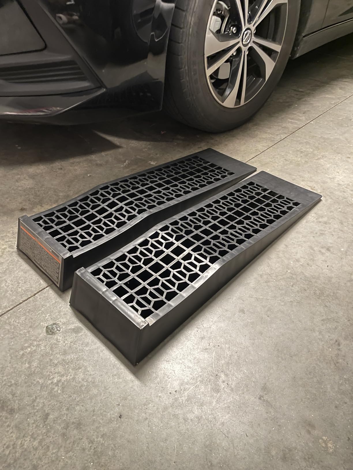 MaxxHaul 50516 4,400 lb. Capacity Low Profile Car Ramps, 2-Count, Black customer photo 1
