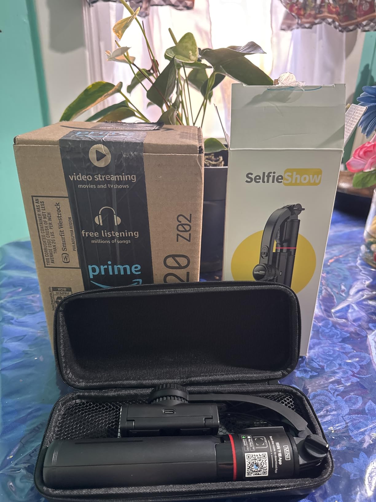 Smartphone Gimbal Stabilizer with Remote, Aluminum Extendable Selfie Stick Tripod, 360° Automatic Rotation, Auto Balance for Live Video Recording, Vlogging, YouTube Compatible with iPhone and Android customer photo 1