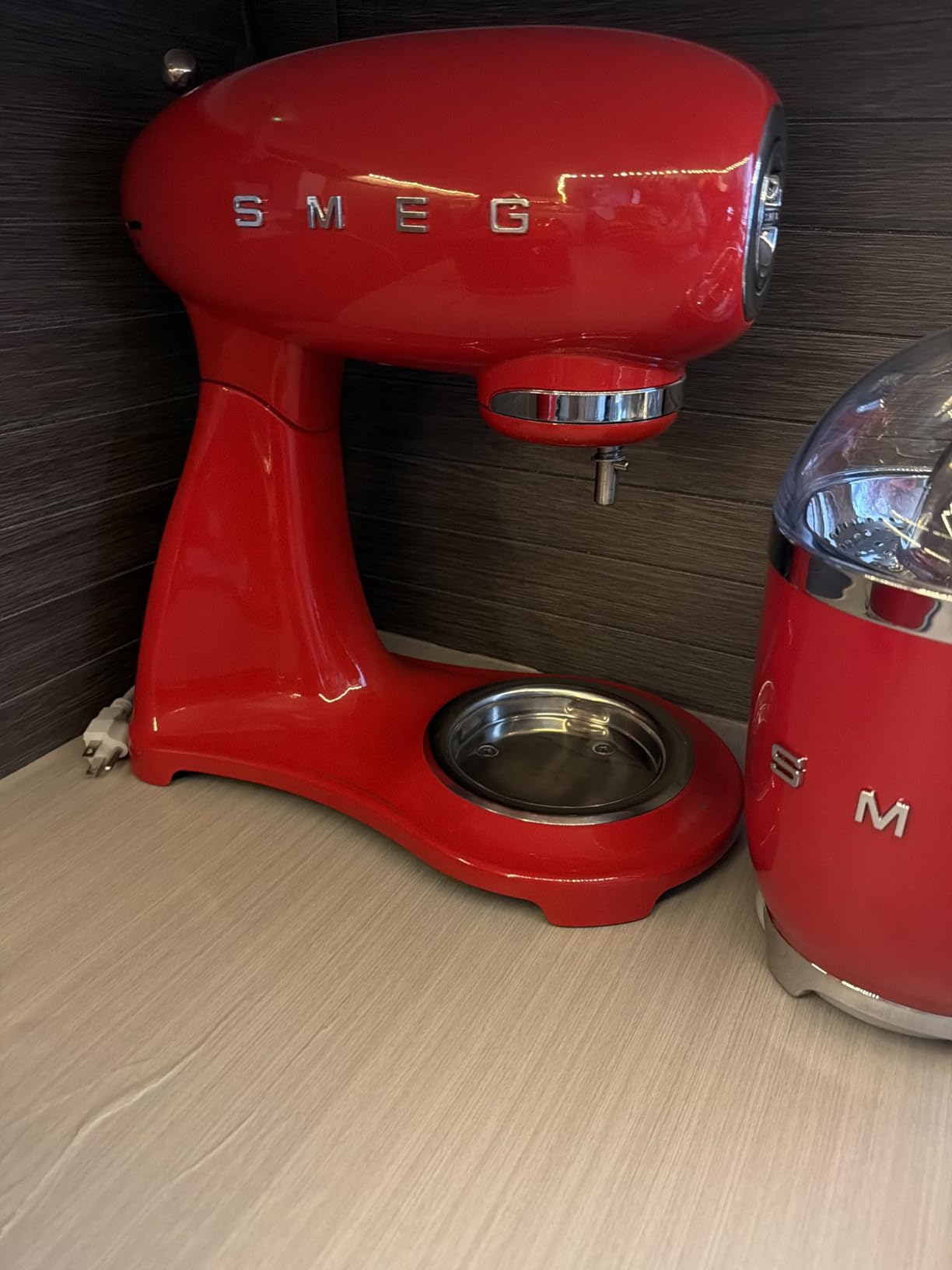 SMEG SMF03 Stand Mixer, 5 Qt Tilt-Head Mixer with Stainless Steel Bowl, 10 Speeds, Retro 50s Vintage Style, Black customer photo 2