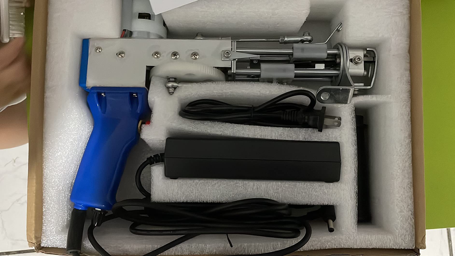 IFISH Tufting Gun with Cut Pile and Loop Pile, 2 in 1 Rug Making Gun Art Carpet Weaving Flocking Knitting Automatic Electric Machine Tufting Gun for Handmade DIY Beginners (Blue) customer photo 1