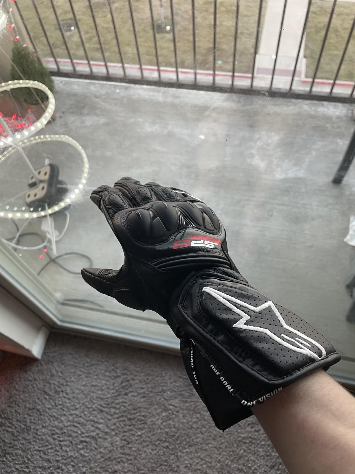 Alpinestars SP-8 V3 Gloves, Full Gauntlet Leather, CE-Certified, Race-Inspired Fit customer photo 1