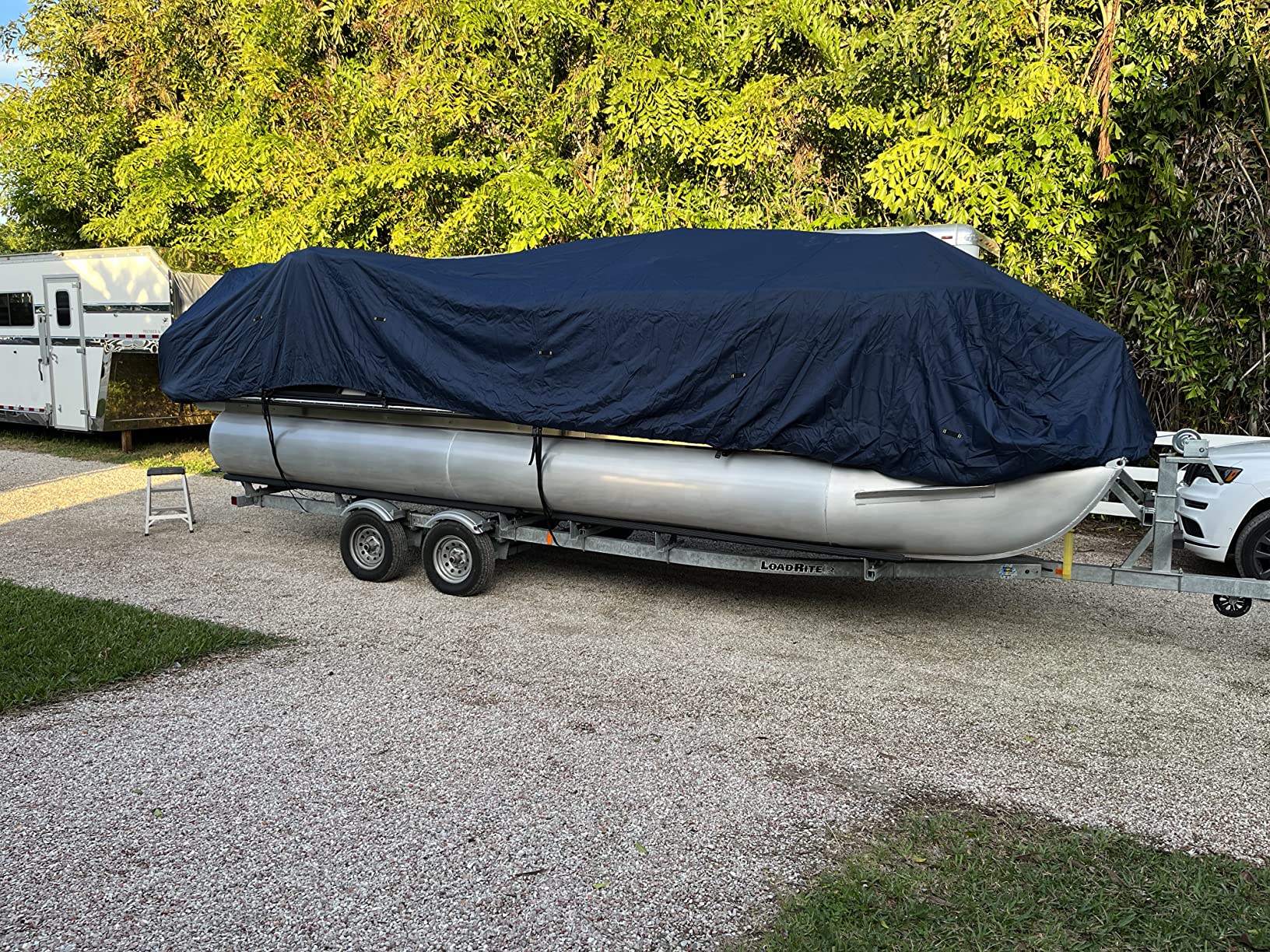 EliteShield Waterproof Pontoon Boat Cover, Heavy Duty 600D Polyester Marine Grade Trailerable Pontoon Cover Deck Boat Cover, Fits 25ft-28ft Long, Beam Width up to 105