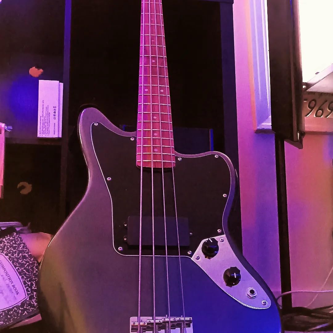 Fender Squier Affinity Series Jaguar Bass, Charcoal Frost Metallic, Laurel Fingerboard customer photo 2
