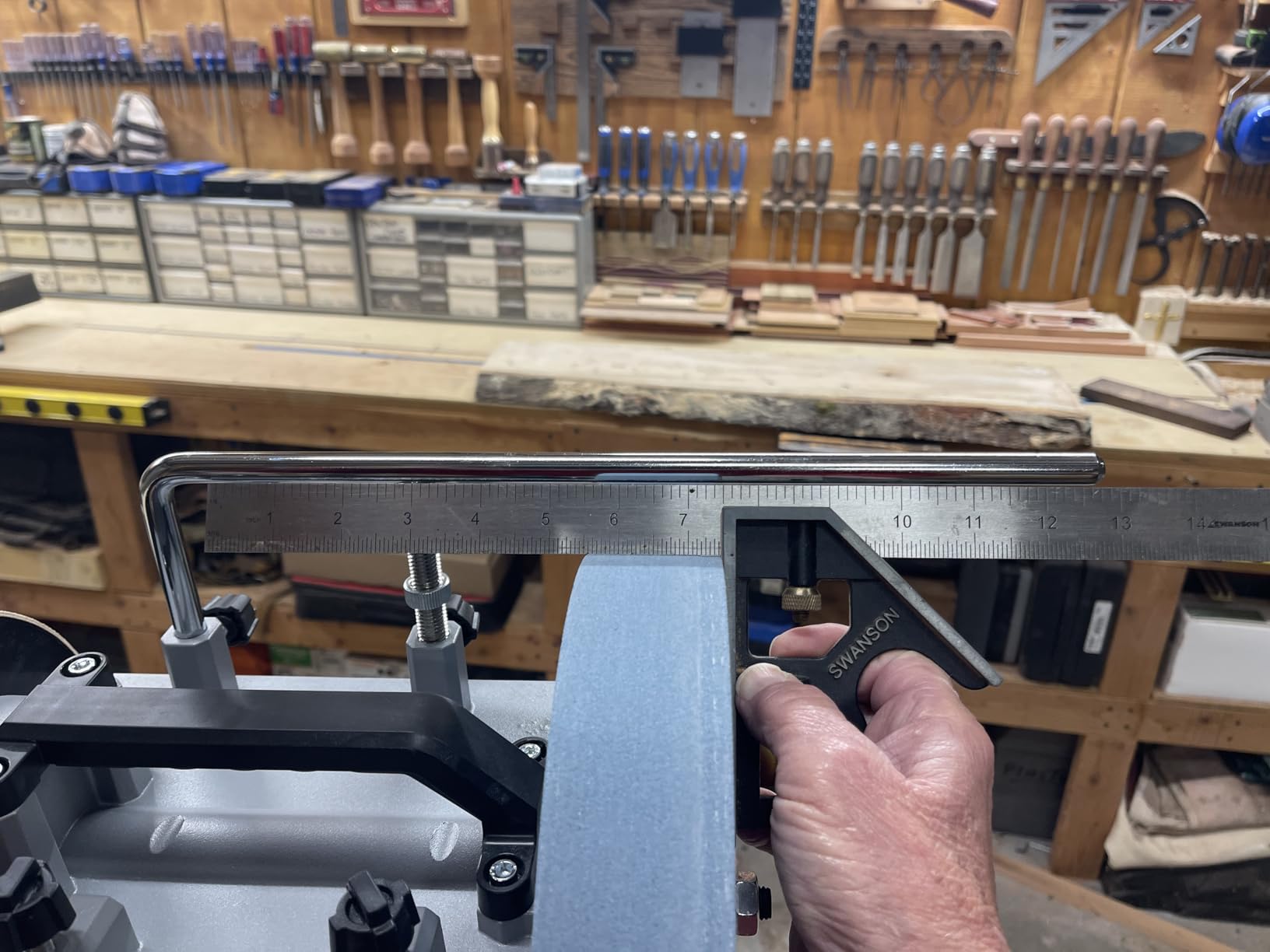 BUCKTOOL 6-Inch 1/3HP Low-Speed Bench Grinder, High Precision Wobble-free Wheel Grinder, TLG-150S customer photo 2
