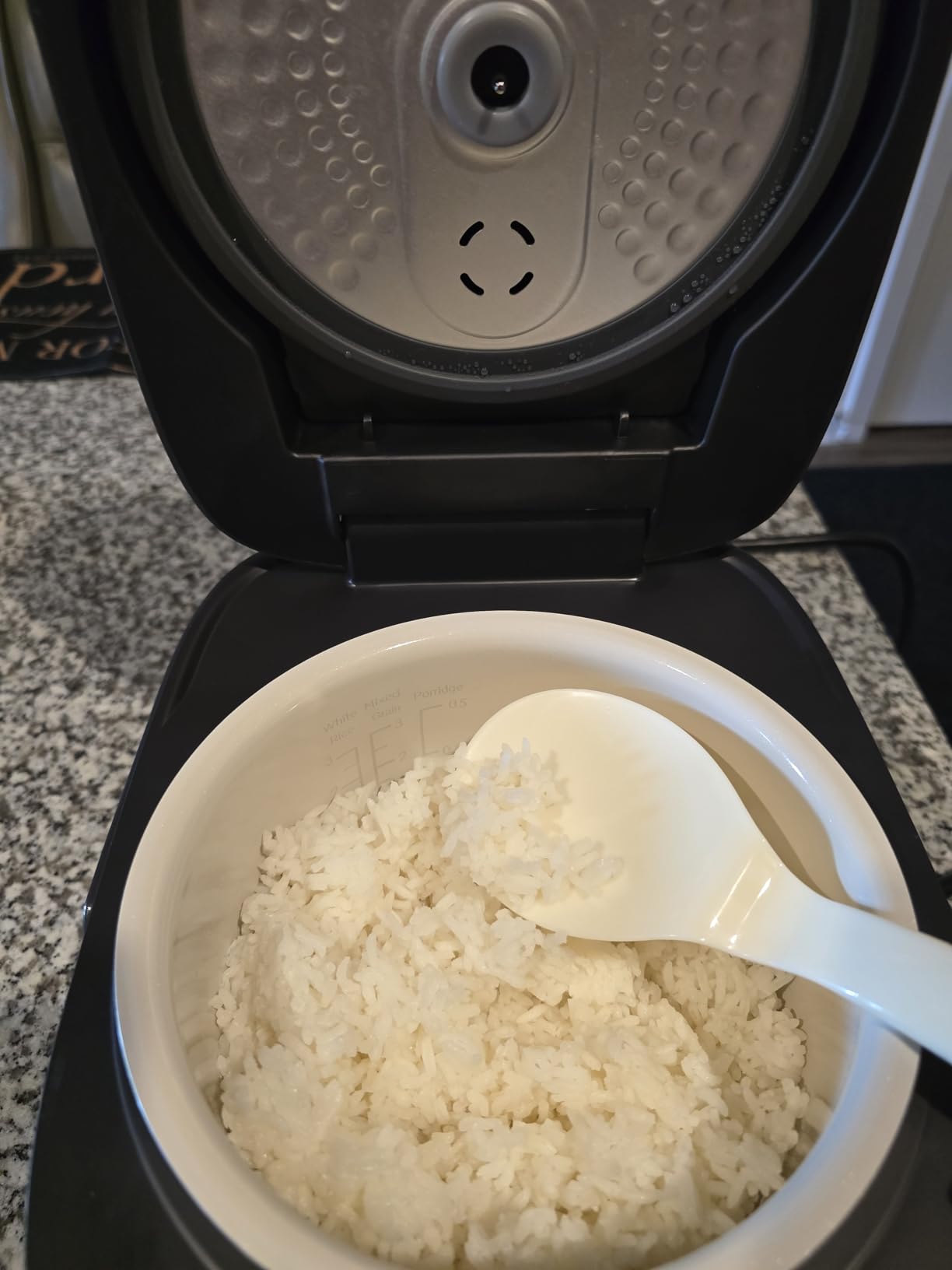 Toshiba Mini Rice Cooker, 3 Cups Uncooked Small Rice Cooker, Steamer & Warmer, With Fuzzy Logic And One-Touch Cooking, 24 Hour Delay Timer And Auto Keep Warm Feature, White customer photo 2