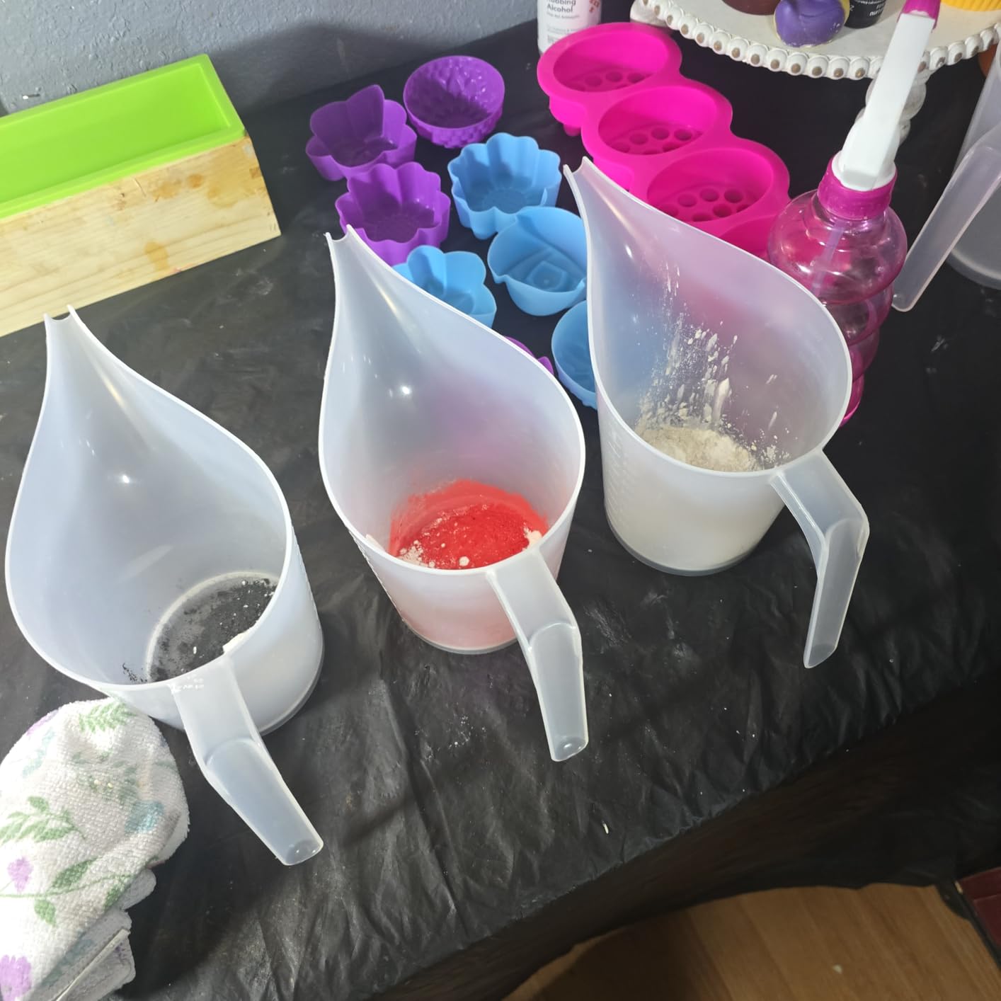 4 Pack Plastic Funnel Pitcher, Measuring Cup with Long Spout, Large Capacity Easy Pour Cup, Perfect for Bakeware Mold, Oils, Watering Plants (1000ml) customer photo 1