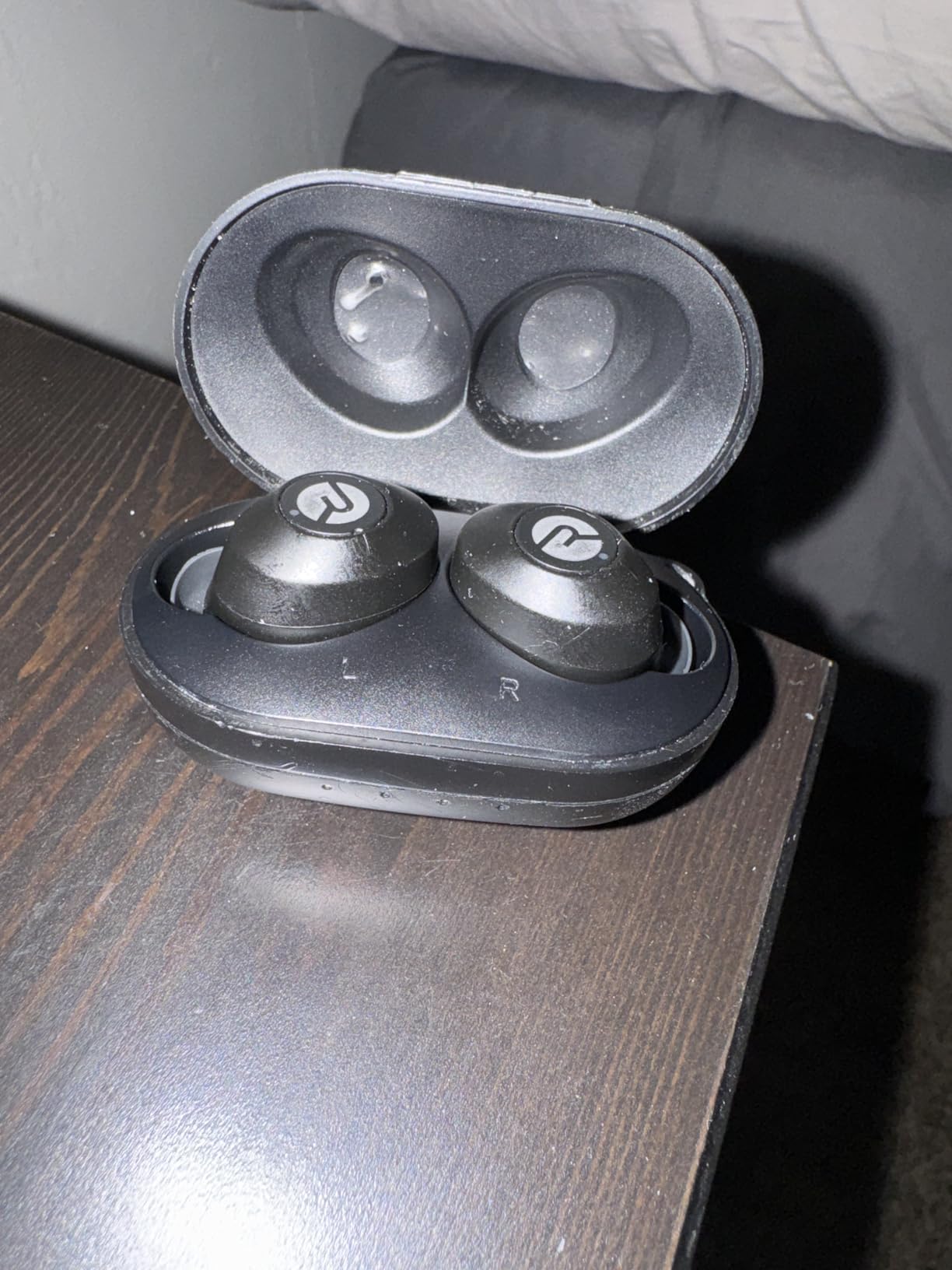 Raycon Everyday Classic Bluetooth Wireless Earbuds + Microphone with Active Noise Canceling, Sweat & Water-Resistant Earphones, Up to 32 Hours Playtime customer photo 1
