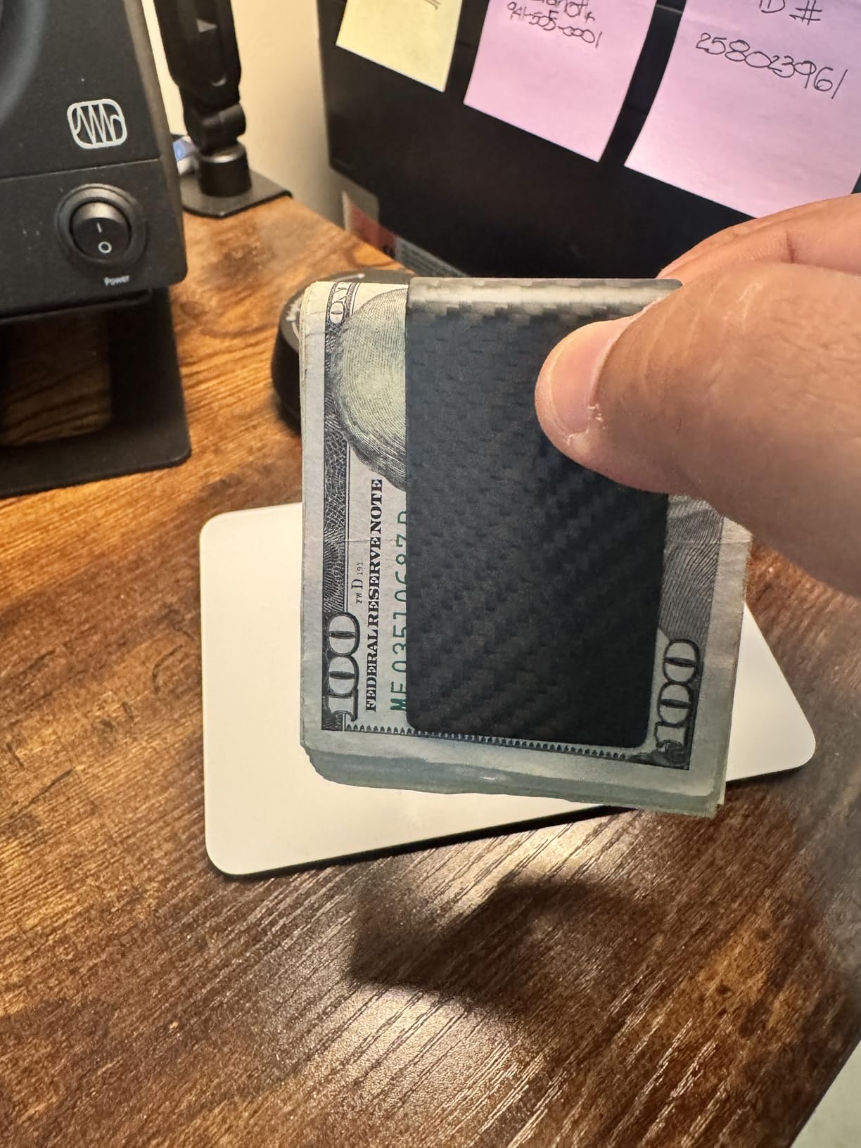 Carbon-Fiber-Money-Clip-for-Men, Minimalist-Money-Holder for Cash, High Elastic Carbon-Fiber-Wallet, Slim and Durable customer photo 2