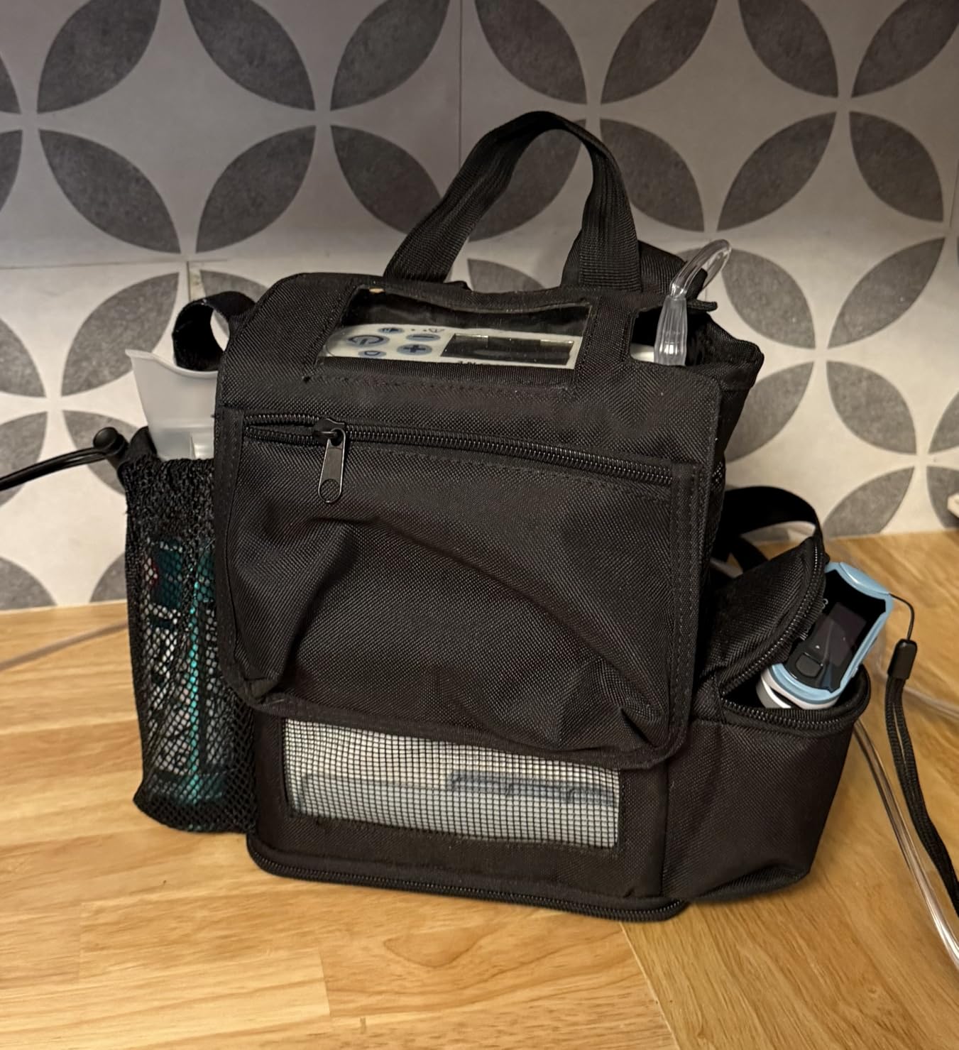 O2TOTES Premium Backpack - Fits Inogen One G5 & Inogen Rove 6, Lightweight with Padded Straps & Zippered Bottom customer photo 2