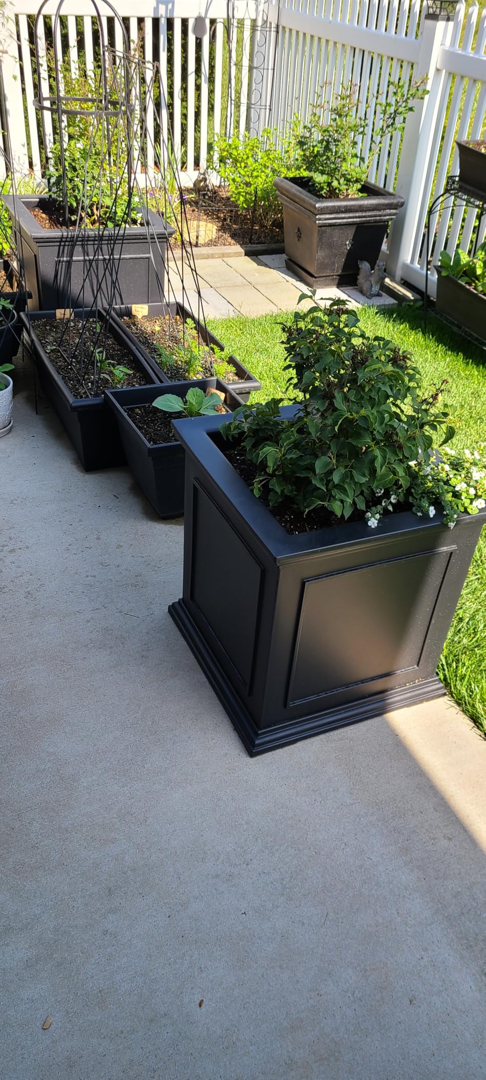 Veradek Brixton Series Cube Plastic Planter - Square Planter for Indoor or Outdoor Patio/Front Porch | Durable All-Weather Use w/Drainage Holes | Classic Estate Design for Flowers, Tall Plants, Trees customer photo 1