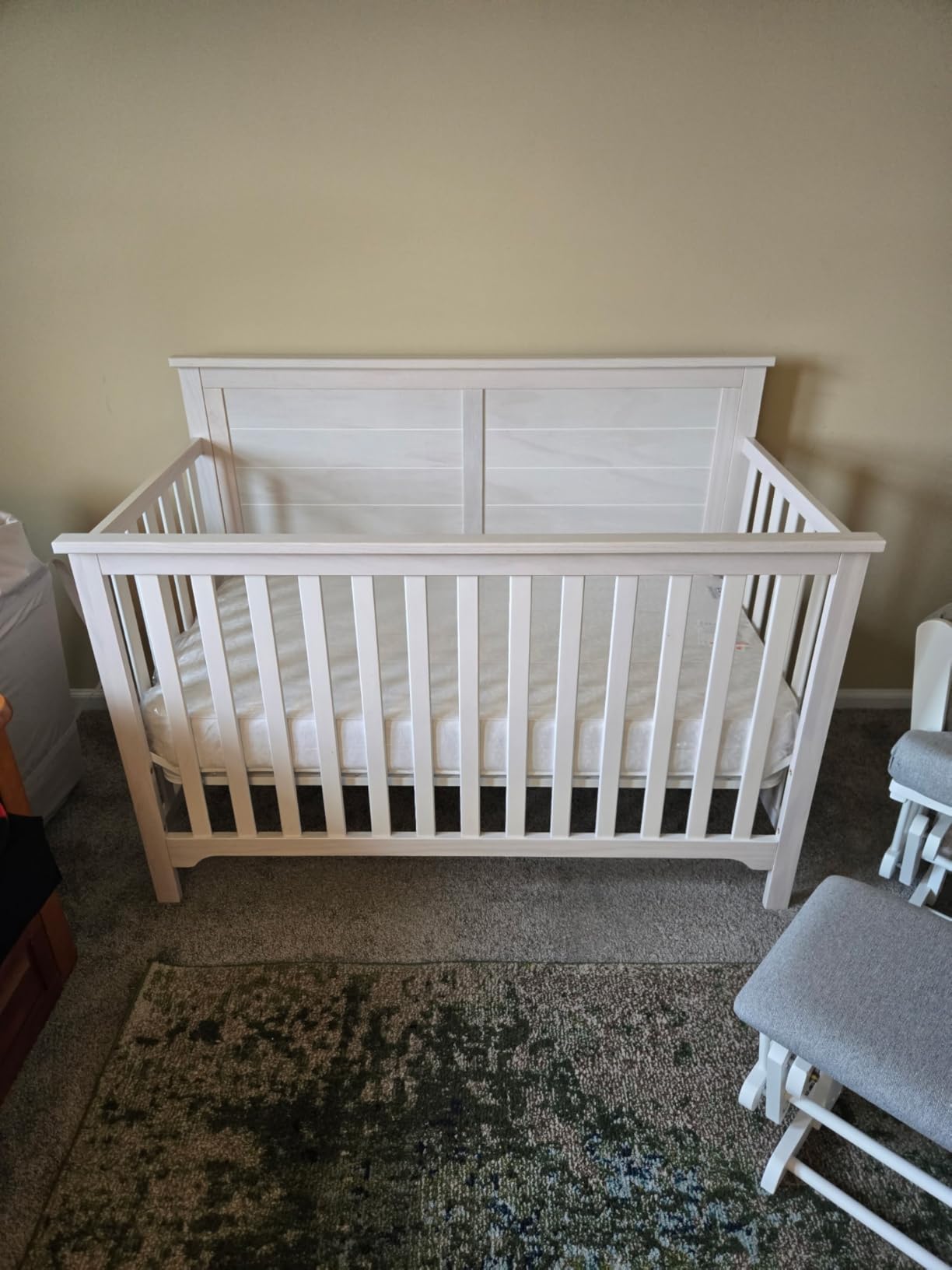 Sorelle Furniture Farmhouse 3-Piece Nursery Set with 4-in-1 Convertible Crib, 4-Drawer Dresser, and Changing Table with Shelves customer photo 2