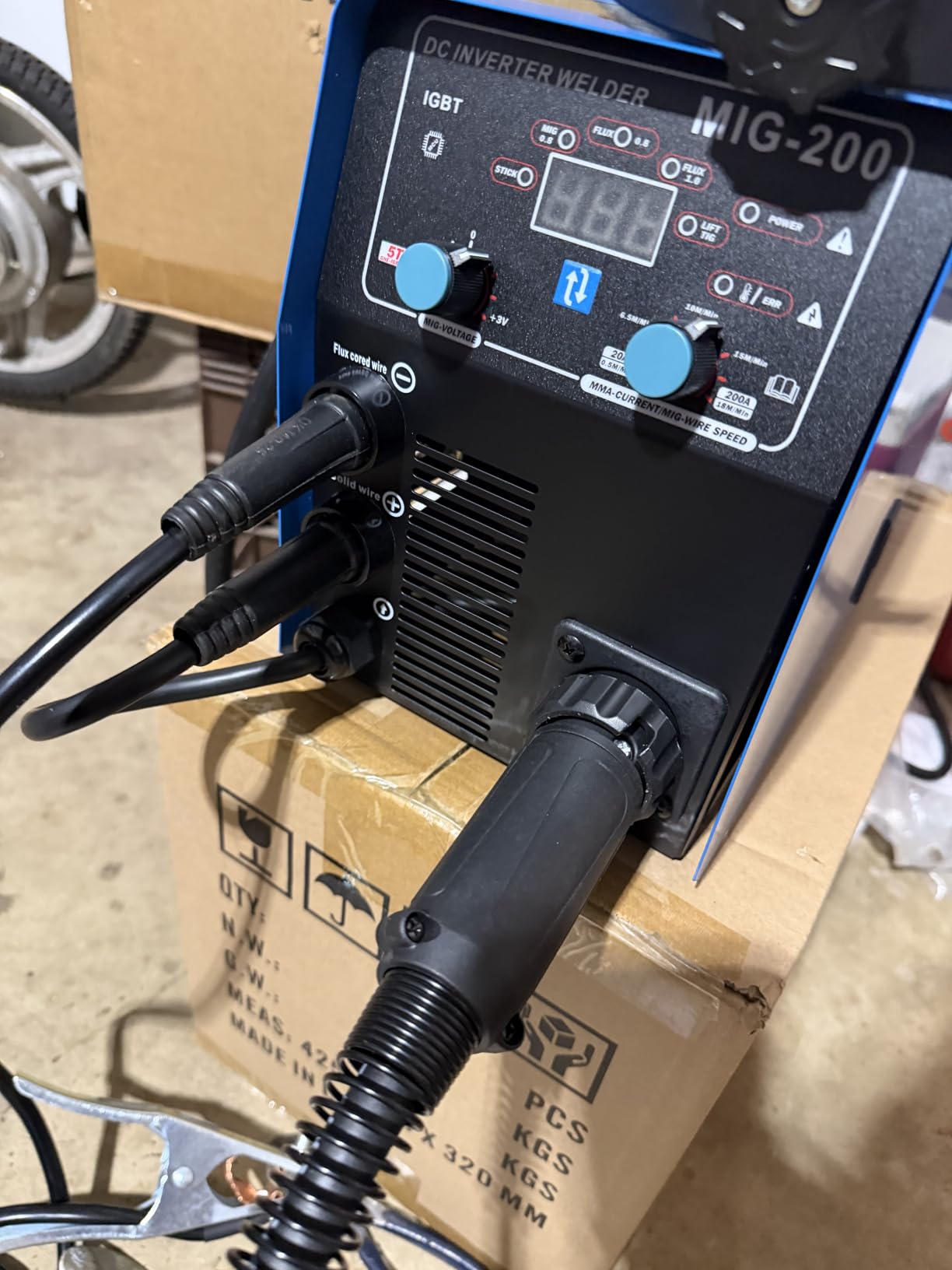 200A MIG Welder 110V/220V, 4-in-1 Gas MIG/Flux Core/Lift TIG/Stick Welding Machine, Beginner-Friendly Synergic Control, Large Digital Display, IGBT Inverter customer photo 2