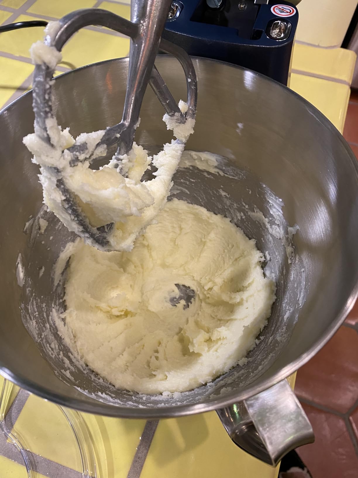 GE Tilt-Head Electric Stand Mixer, 7-Speed, 350-Watt Motor, 5.3-Quart Bowl, Flat Beater, Dough Hook, Wire Whisk and Pouring Shield, Sapphire Blue customer photo 1