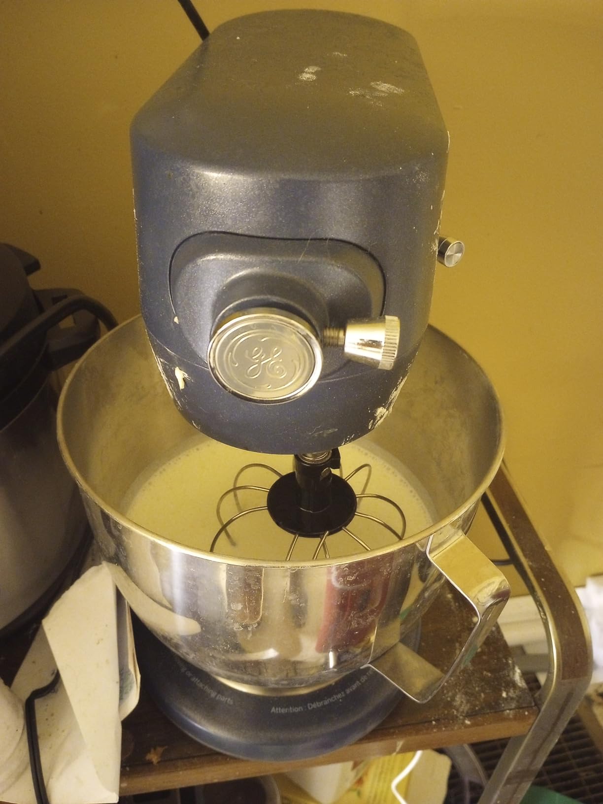 GE Tilt-Head Electric Stand Mixer, 7-Speed, 350-Watt Motor, 5.3-Quart Bowl, Flat Beater, Dough Hook, Wire Whisk and Pouring Shield, Sapphire Blue customer photo 2