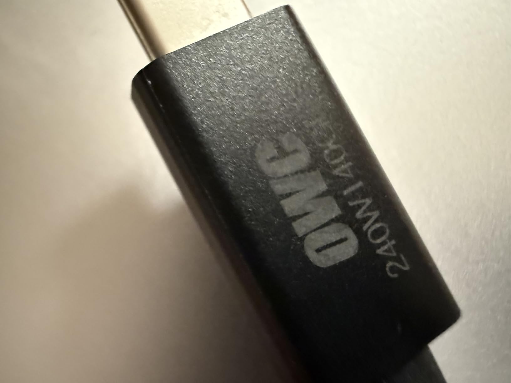 OWC 28-Inch Thunderbolt 4 and USB-C Cable with 40 GBPS Data Transfer, 240W Power Charging and 8K Video Capability (Black) customer photo 1