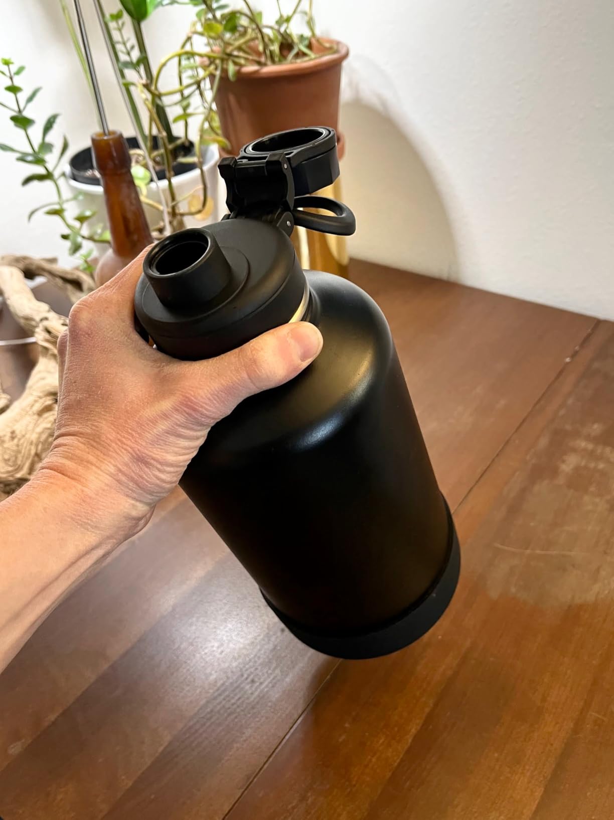 CIVAGO 64 oz Insulated Water Bottle With Straw, Half Gallon Stainless Steel Sports Water Flask Jug with 3 Lids (Straw, Spout and Handle Lid), Large Metal Thermal Cup Mug, Midnight Black customer photo 1
