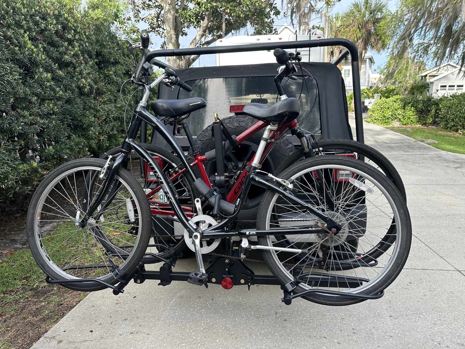 Young Bike Rack Hitch for Car - 200LB 2-Bike Rack Hitch Mount Platform Style Hitch Bike Rack，Smart Tilting & Easy Fold for Car SUV with 2 Inch Receiver，Bike Carrier Fits Up to 5-inch Fat Tire customer photo 1