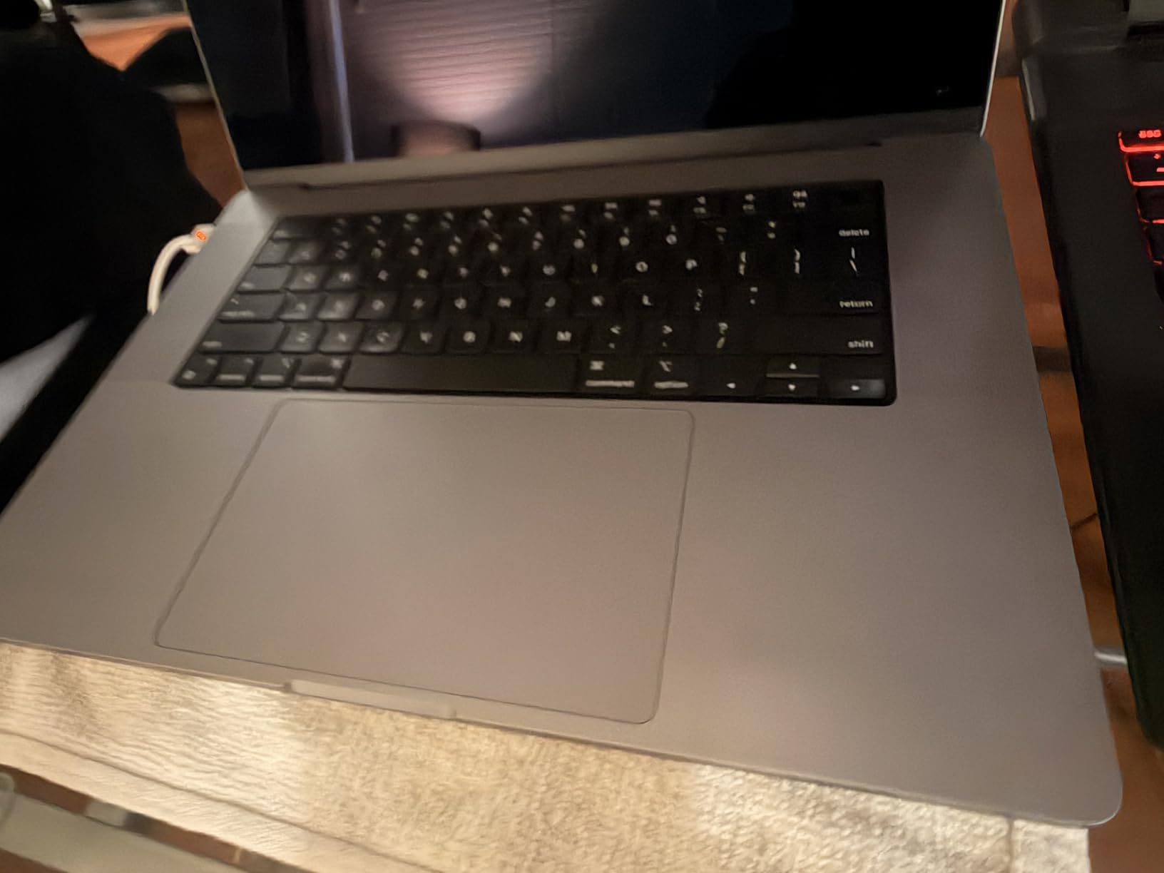 Apple Late 2021 MacBook Pro with Apple M1 Pro chip, 16-inch, 16GB RAM, 1TB SSD, Space Gray (Renewed) customer photo 2