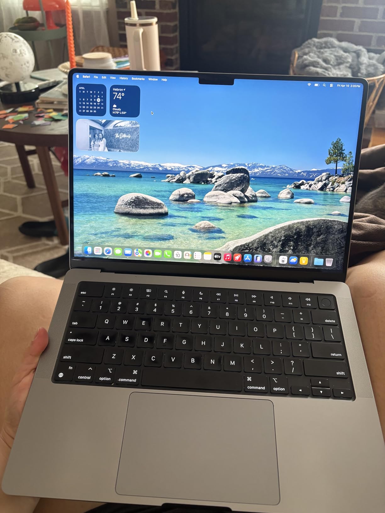 Apple MacBook Pro 2021 with Apple M1 Pro chip (14-inch, 16GB RAM, 512GB SSD) - Space Gray (Renewed) customer photo 2