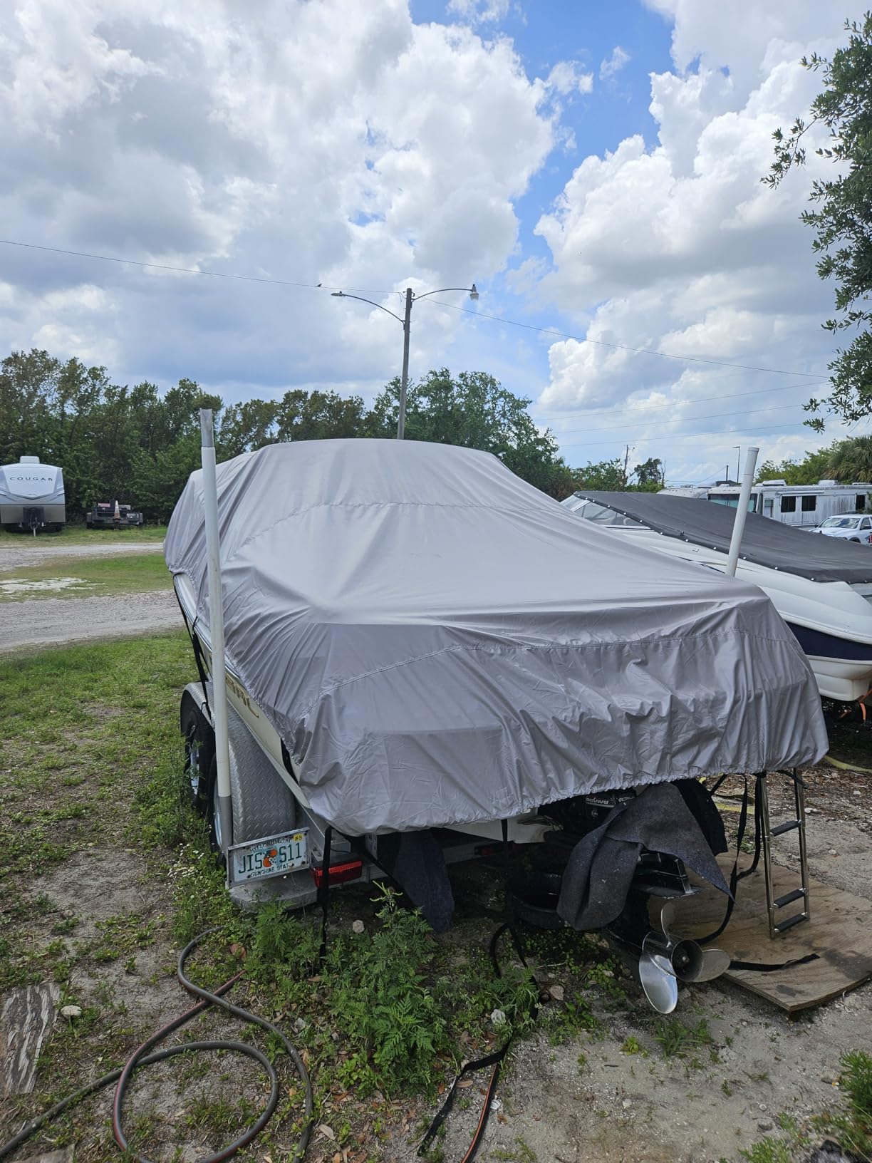Heavy Duty 1200D PU Waterproof Boat Cover, 20'- 22' Trailerable Marine Grade Polyester Canvas, Fits 20-22ft V-Hull, Runabout, Fishing Boat, Tri-Hull, Pro-Style Bass Boat with Tightening Strap customer photo 2