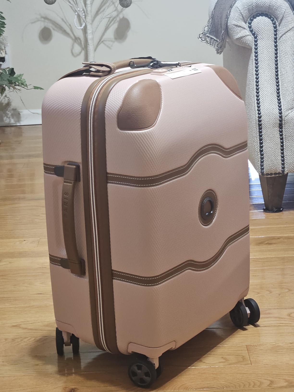 Delsey Chatelet Air 2.0 - Hardside Checked Luggage 28 Inch Large - TSA Lock - 360 Spinner Wheels - Polycarbonate Travel Suitcase, Angora customer photo 1
