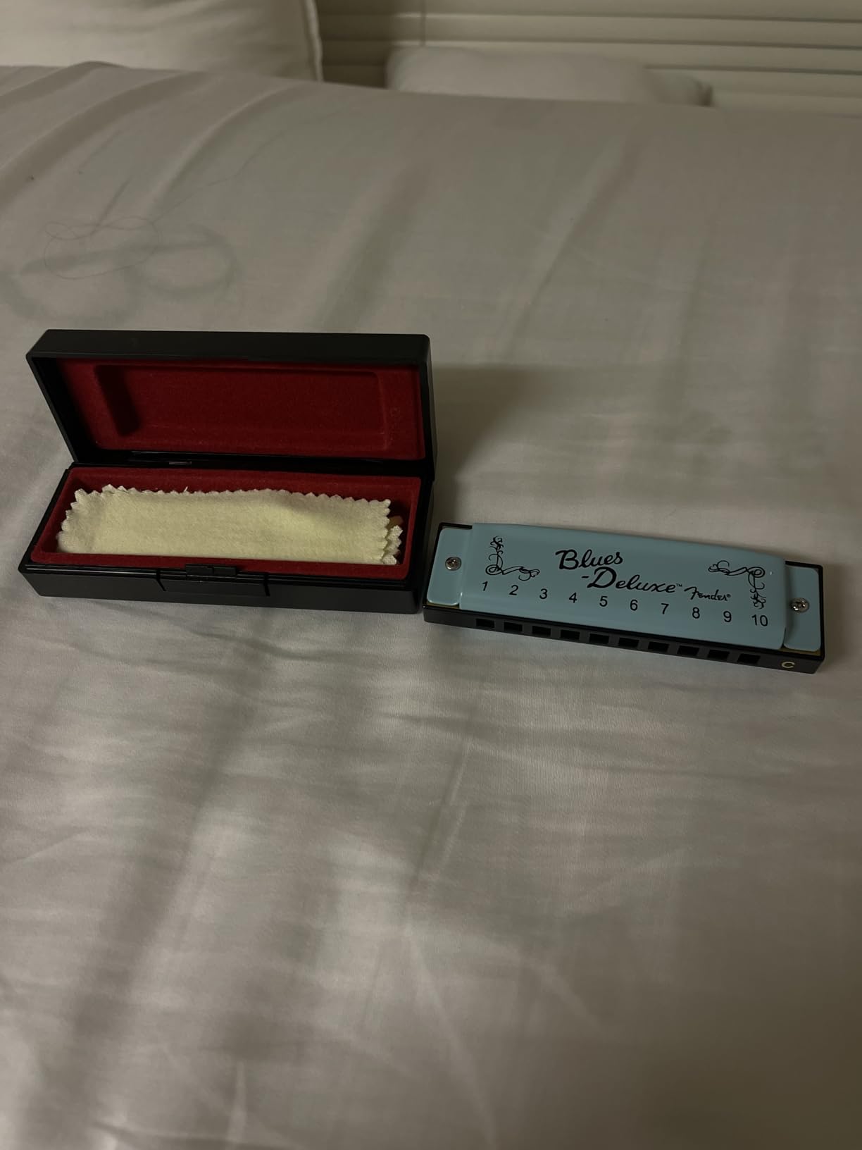 Fender Blues Deluxe Harmonica, Guitar Accessories, Key of C 10 Holes, Includes Hard Plastic Carrying Case, Daphne Blue customer photo 1