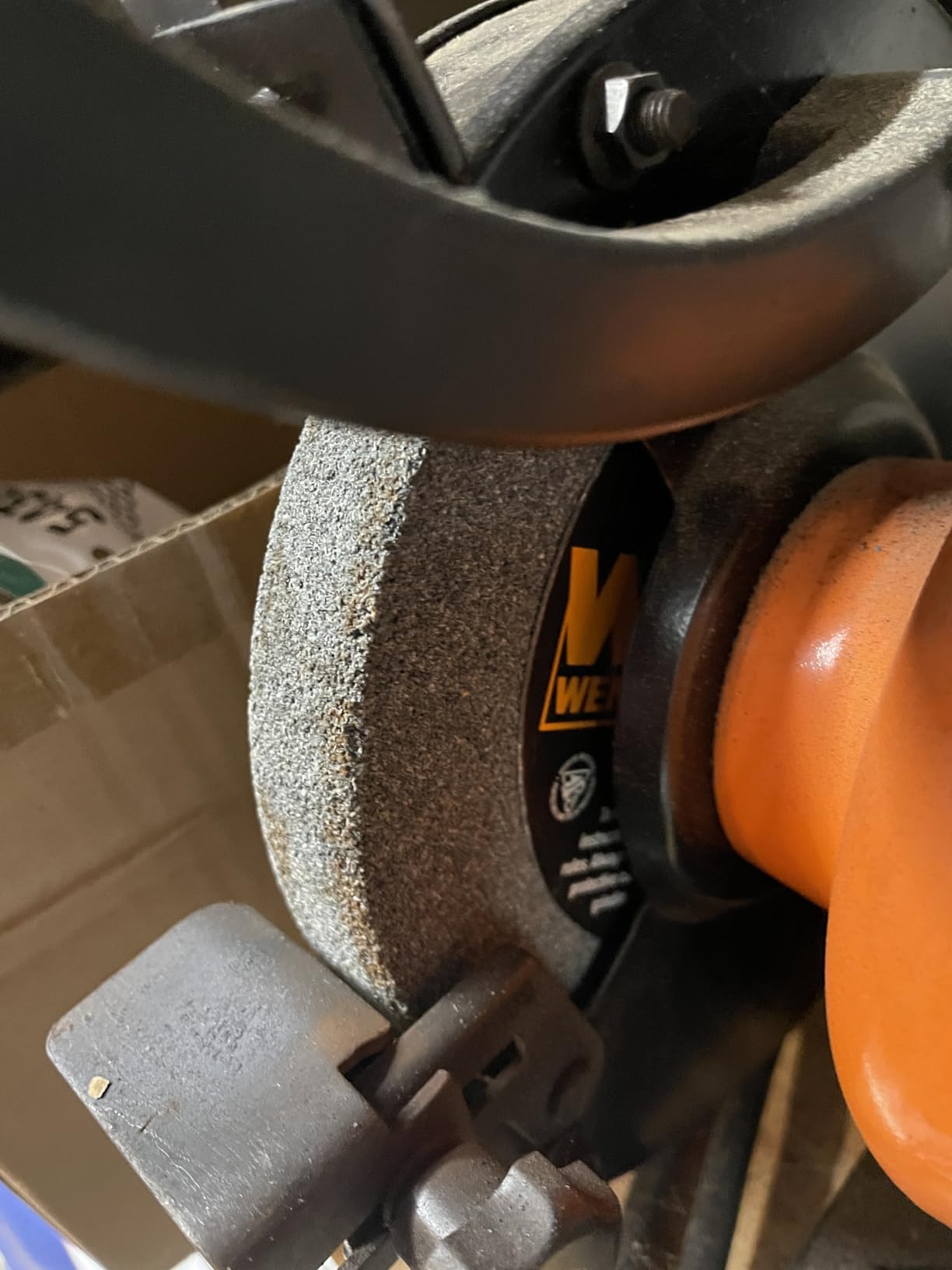 WEN BG625V 2.5-Amp 6-Inch Variable Speed Bench Grinder with Flexible Work Light customer photo 1