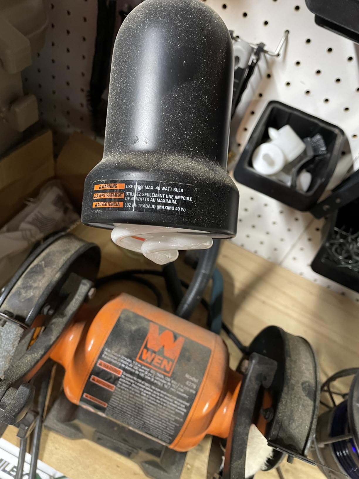 WEN BG625V 2.5-Amp 6-Inch Variable Speed Bench Grinder with Flexible Work Light customer photo 2