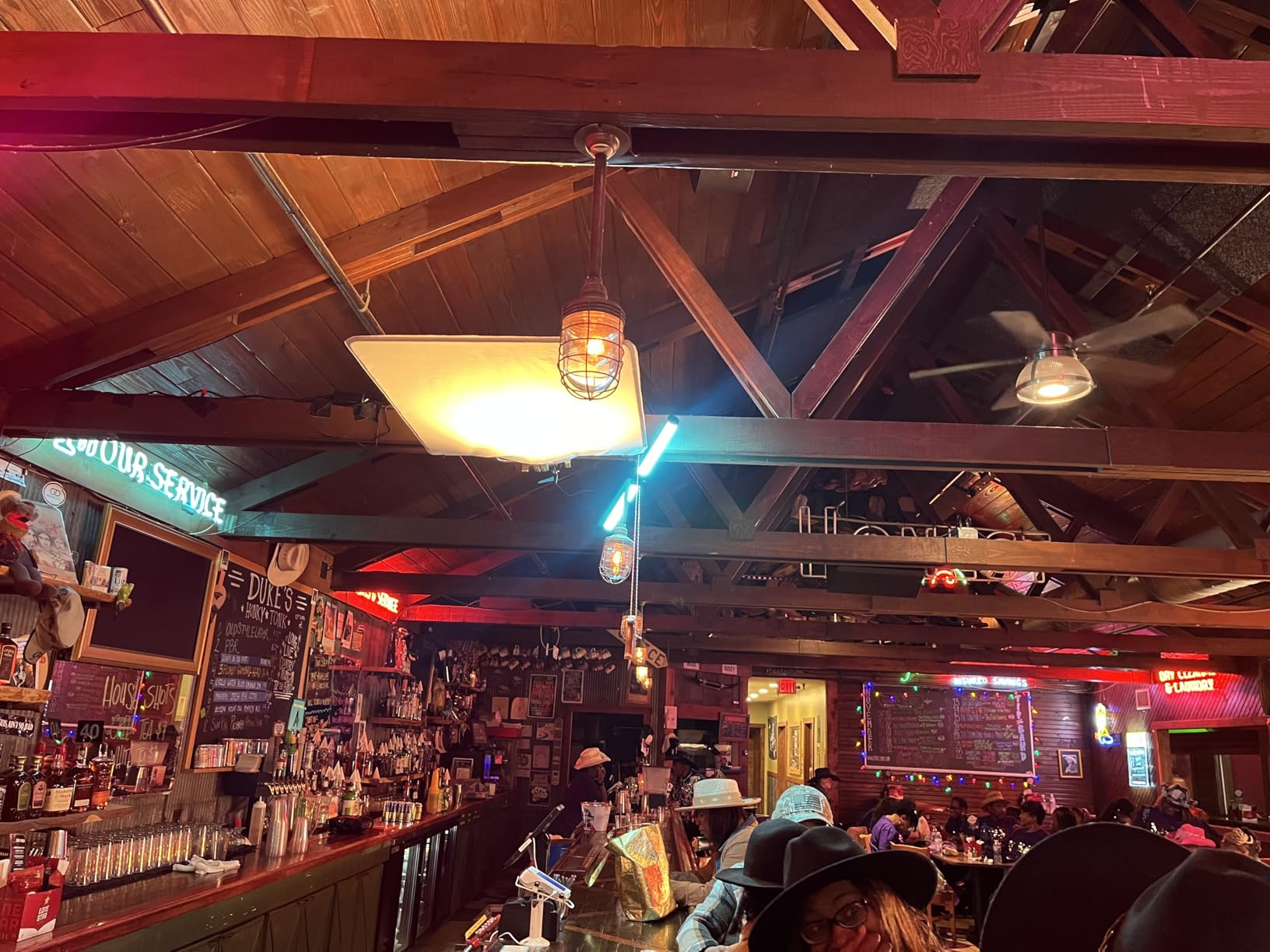 Amaran T2C RGBWW LED Tube Light 2500K to 7500K, Support APP and DMX Control (T2C 20W 23.6inch/60CM) customer photo 1