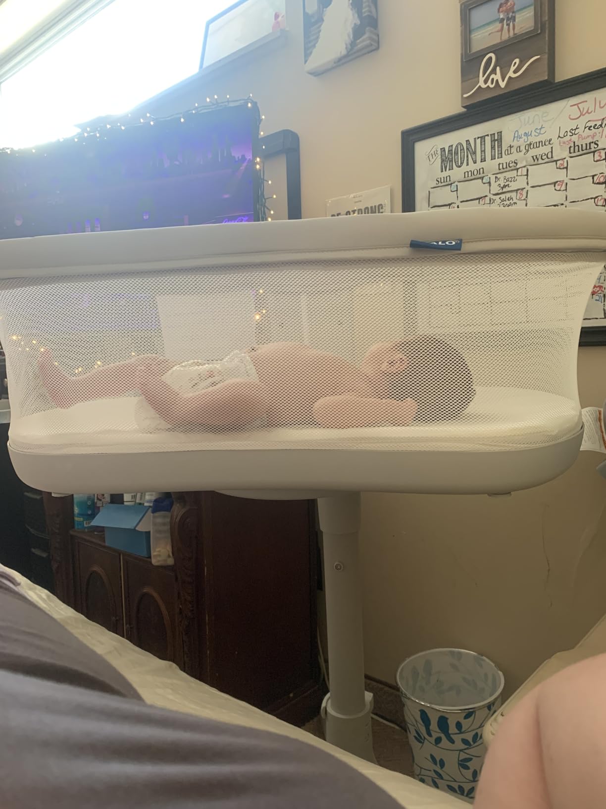 HALO BassiNest Swivel Sleeper 3.0 - Over-Bed Baby Bassinet with 360 Rotation, Adjustable Height, Breathable Mesh, Safe Close Sleeping, Lowering Wall for Easy Access, Feeding and C-Section Recovery customer photo 2