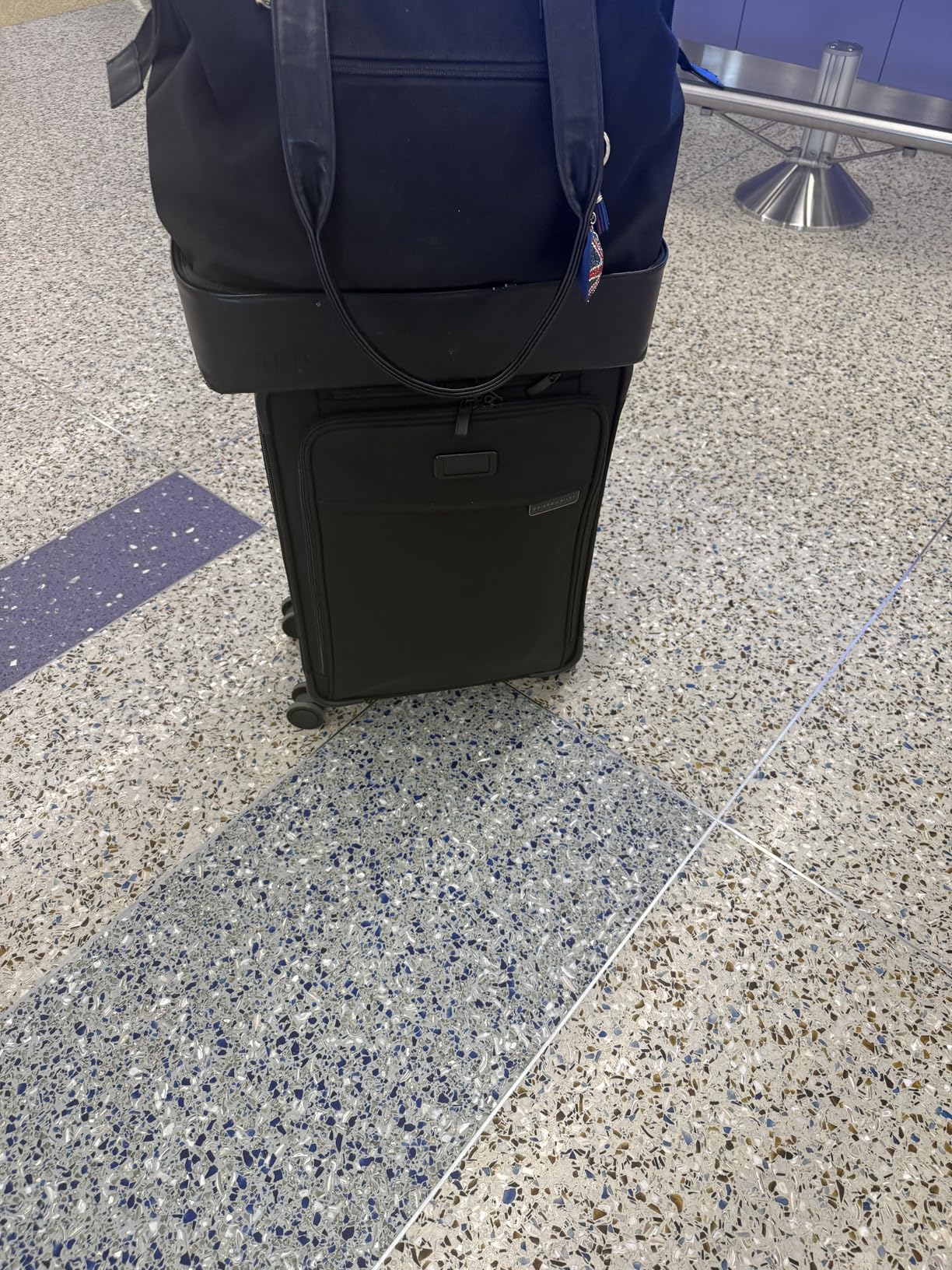 Briggs & Riley Baseline 26-Inch Medium Expandable Spinner - Checked Luggage, Softside Rolling Bag, Self-Repairing Zipper - Baseline Collection, Navy customer photo 2