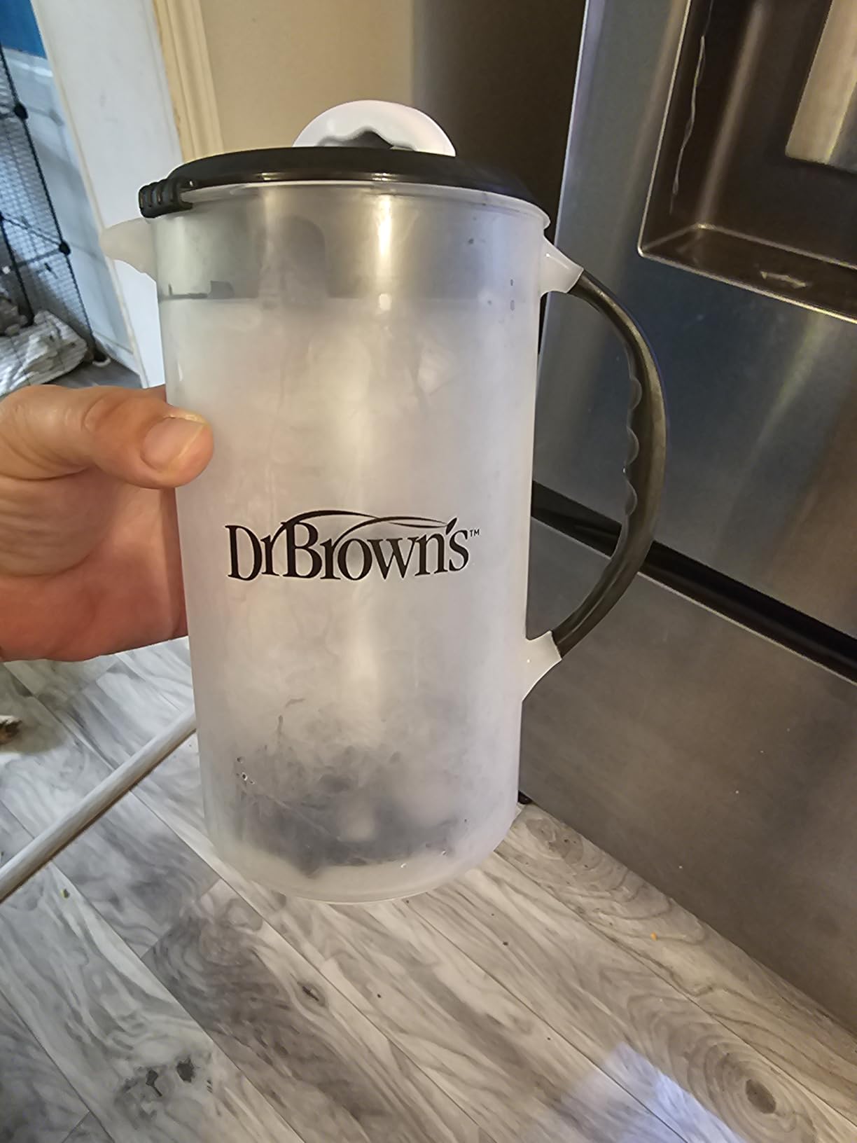 Dr. Brown's Baby Formula Mixing Pitcher with Adjustable Stopper, Locking Lid & No Drip Spout, Black, BPA Free, 36oz, 1 Pack customer photo 1