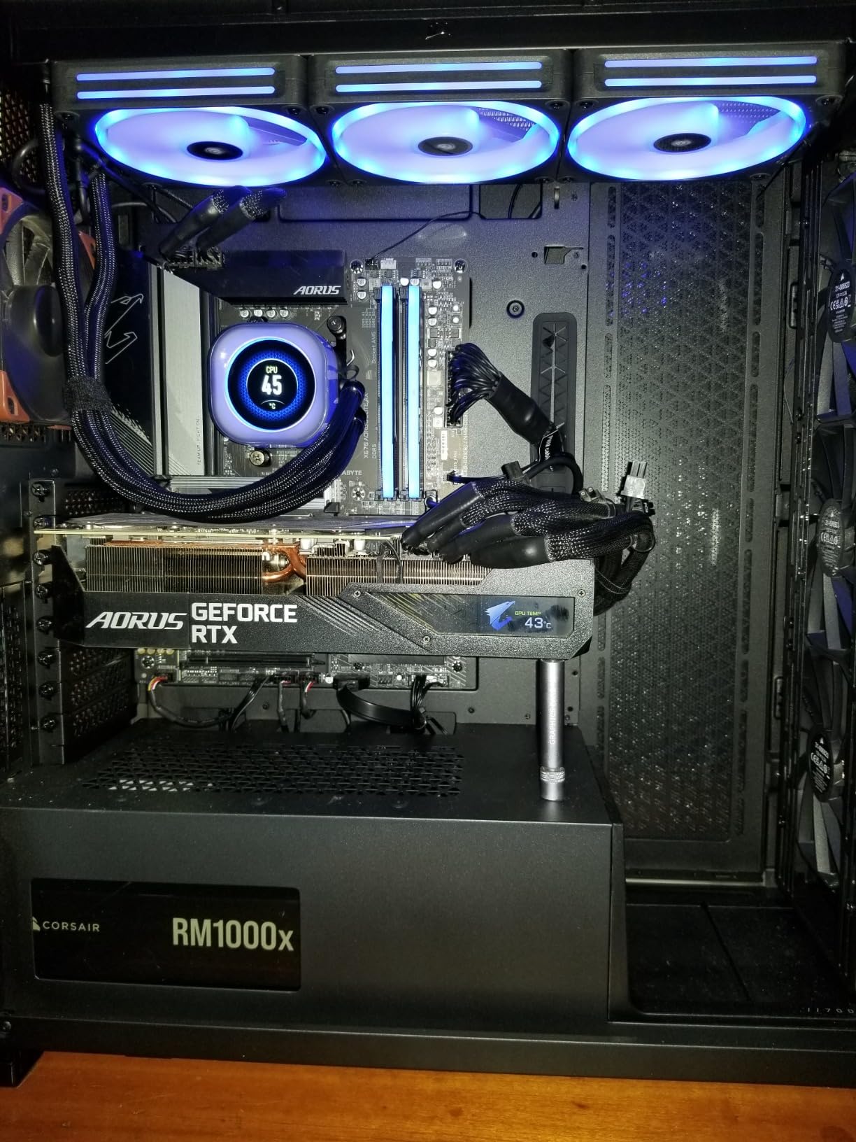 GIGABYTE X670 AORUS Elite AX AMD AM5 ATX Motherboard, Support Ryzen 9000/8000/7000 Series, DDR5, 8+8 Power Phase, 4X M.2, PCIe 5.0, USB-C 3.2 Gen2x2, WIFI6E, 2.5GbE, EZ-Latch, Q-Flash, Smart Fan 6 customer photo 2