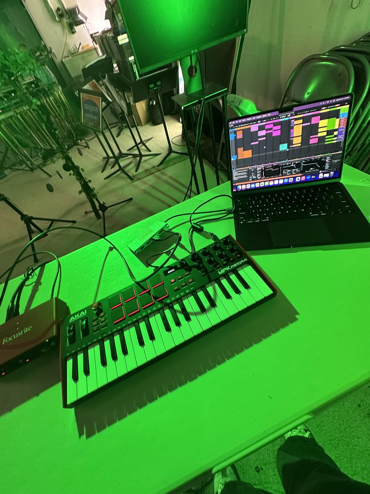 Akai Professional MPK Mini Plus - USB MIDI Keyboard Controller with 37 Mini Keys, 8 MPC Pads, Sequencer, MIDI/CV/Gate I/O and Native Instruments Sound Package customer photo 1