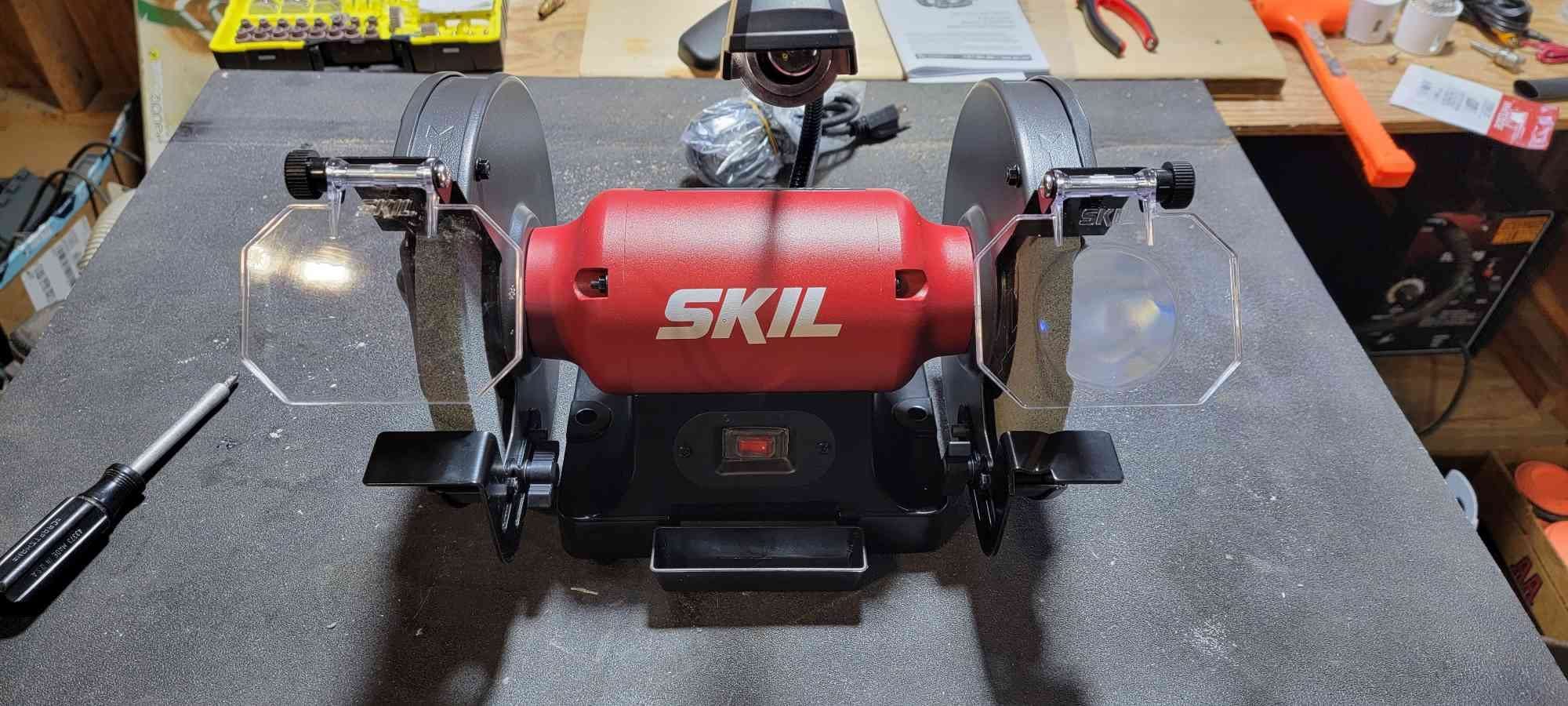 SKIL 3.0 Amp 8-Inch Bench Grinder with Built-in Water Cooling Tray and LED Work Light - BI9502-00 customer photo 1