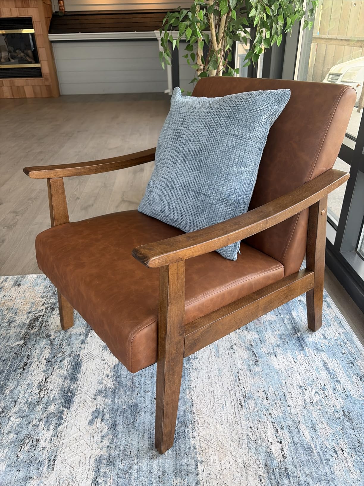 Yaheetech PU Leather Accent Chair, Mid-Century Modern Armchair with Solid Wood Legs, Reading Leisure Chair with High Back for Living Room Bedroom Waiting Room, Brown customer photo 1