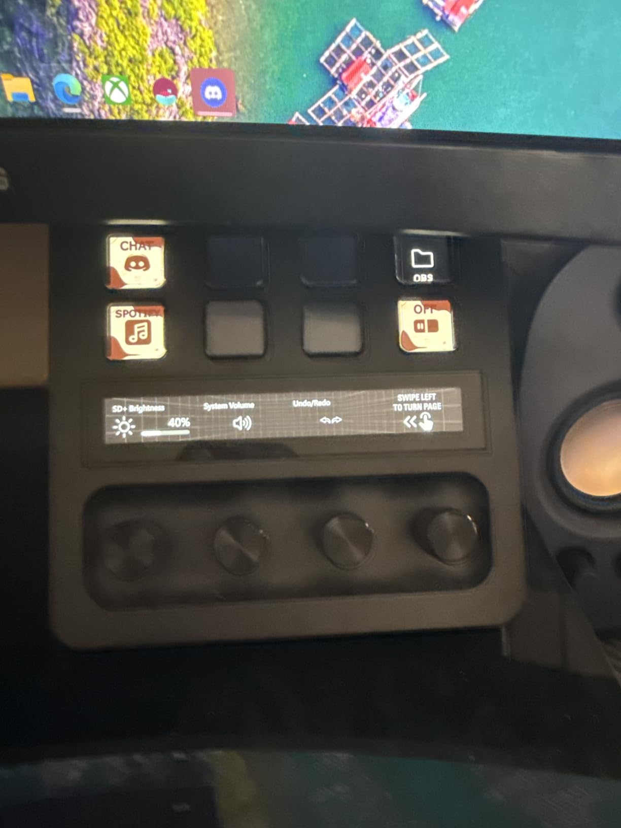 Elgato Stream Deck + - Audio Mixer, Production Console and Studio Controller with Customizable Touch Strip Dials and LCD Keys, Works with Mac and PC customer photo 2