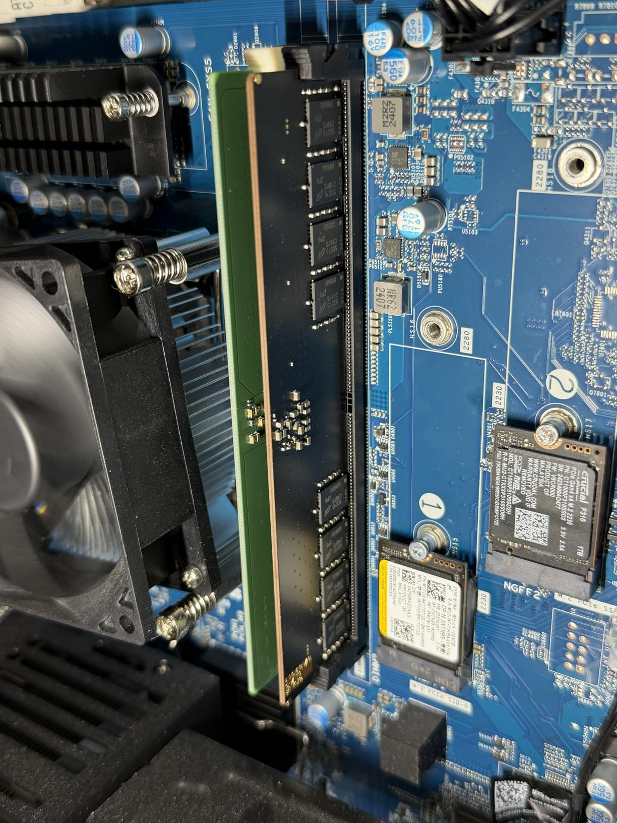Crucial 32GB DDR5 Kit (2x16GB) 5600MHz Desktop Memory UDIMM 288-Pin (CT2K16G56C46U5) customer photo 1