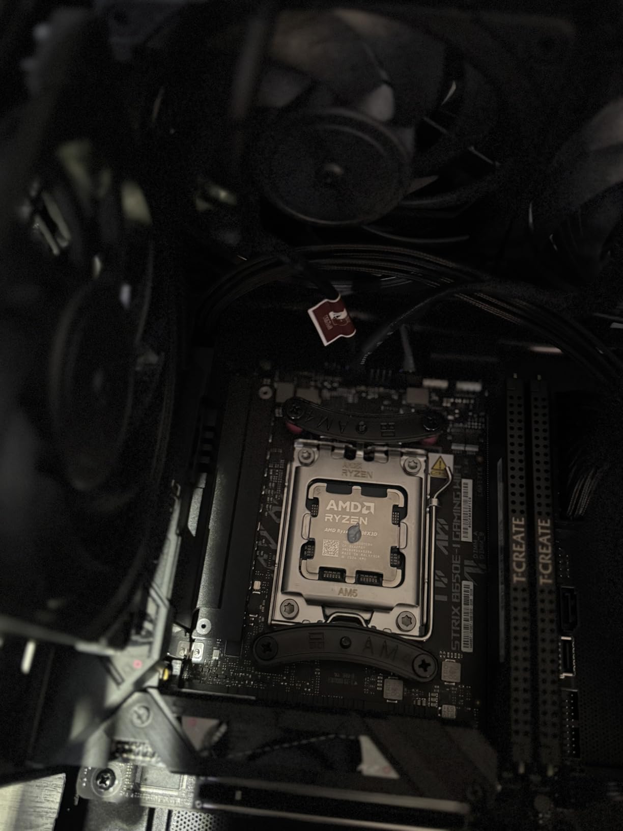 ASUS ROG Strix B650E-I Gaming WiFi AMD B650 AM5 Ryzen Desktop 9000 8000 & 7000 mini-ITX mITX Motherboard, 10+2 Power Stages, DDR5, 2X M.2 Slot, PCIe 5.0, 2.5G LAN, WiFi 6E, USB 3.2 Gen 2x2 Type-C customer photo 1